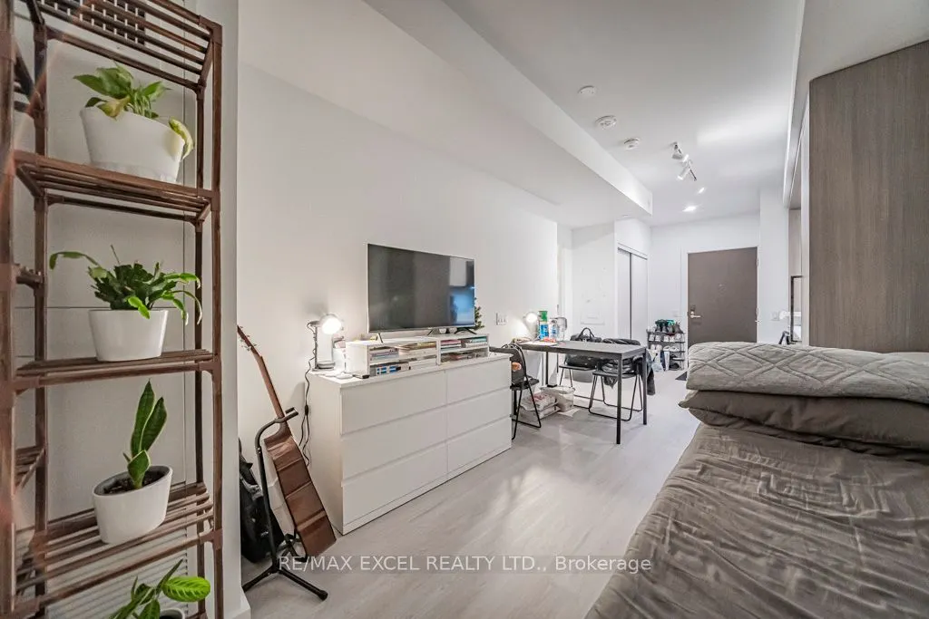 625 Sheppard Avenue E #302