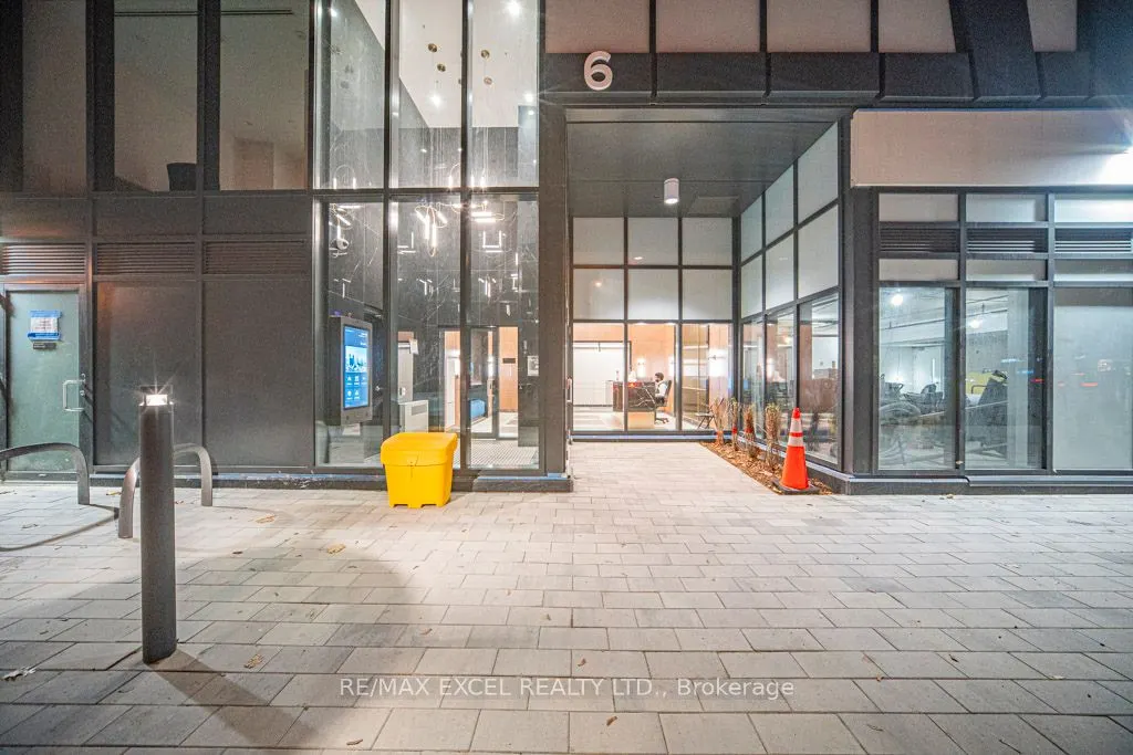 625 Sheppard Avenue E #302