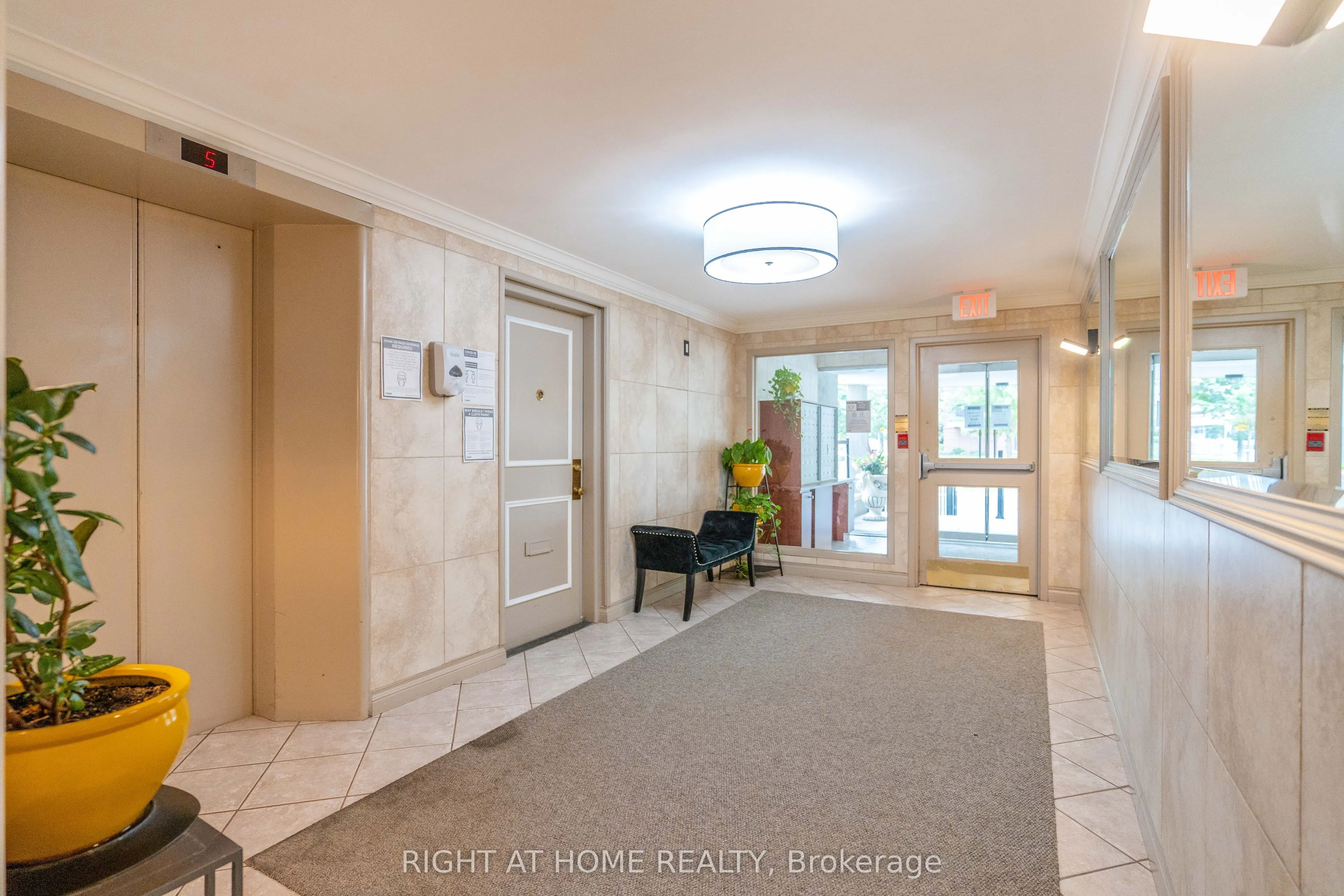 2 Ridelle Avenue #502