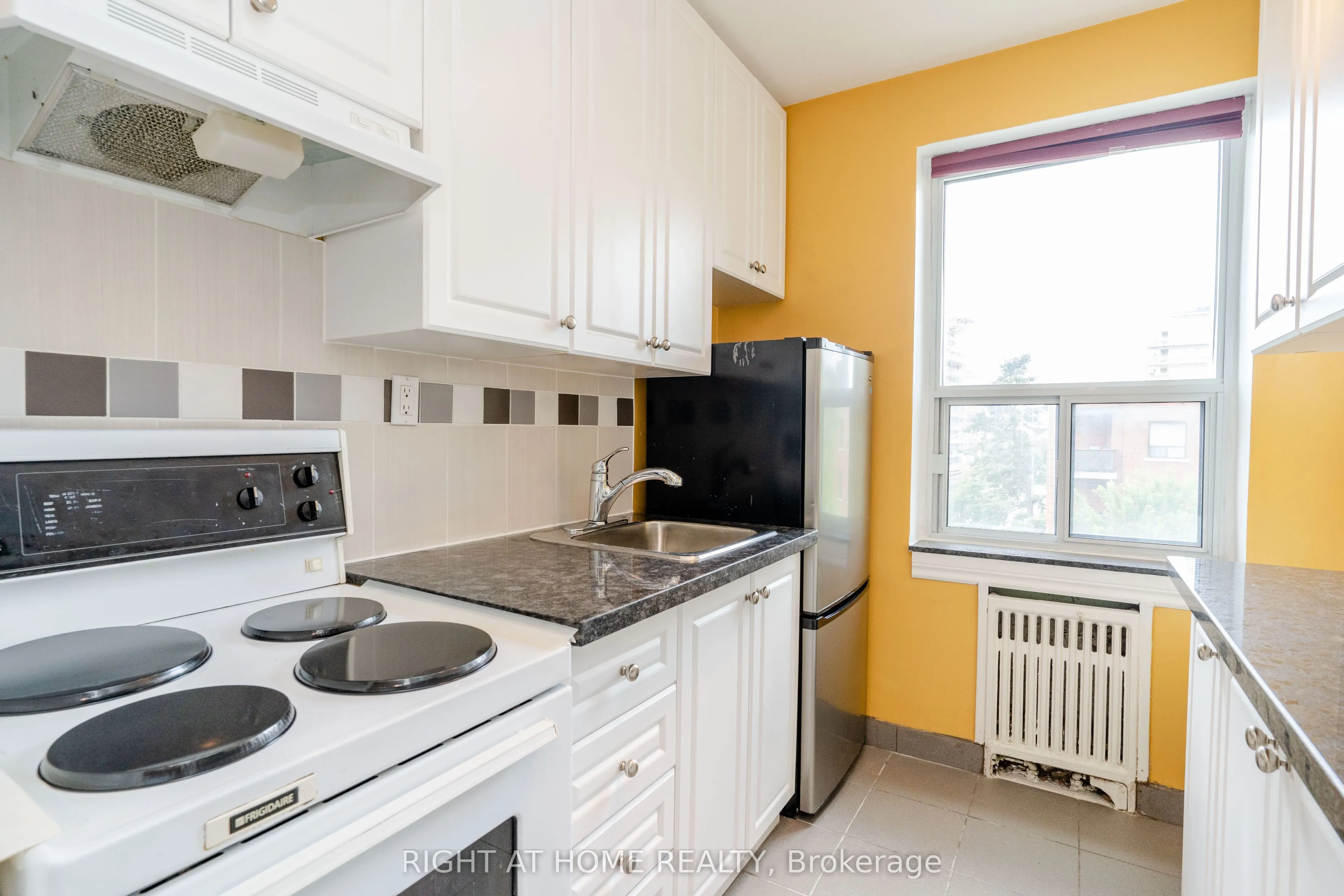 2 Ridelle Avenue #502