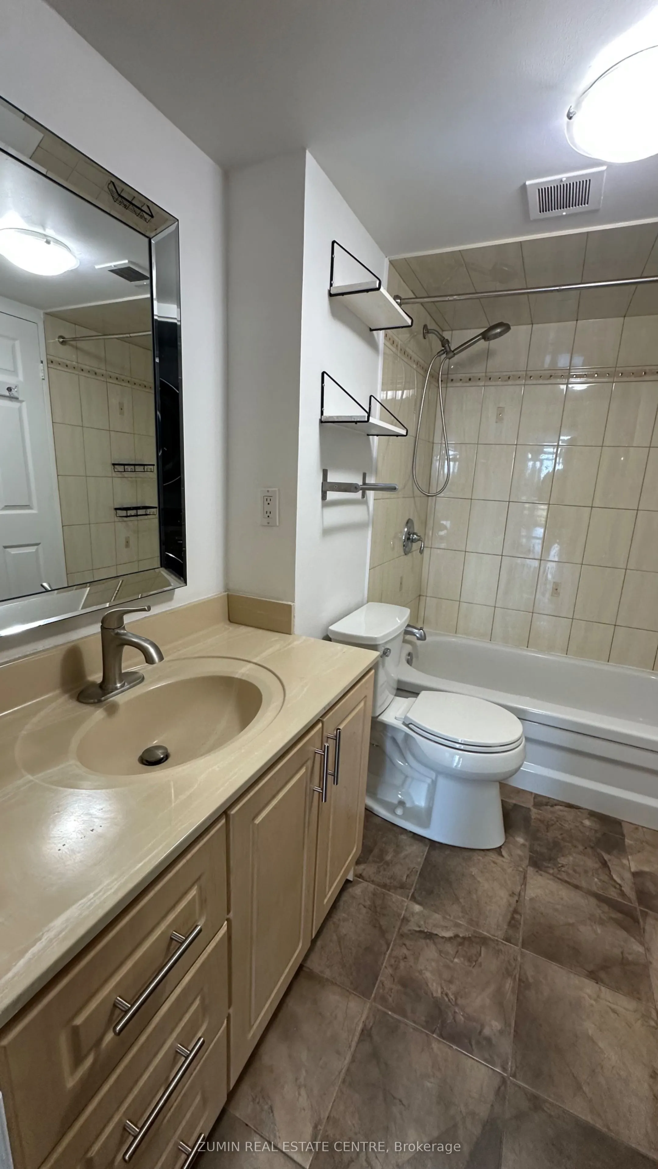 1555 Finch Avenue E #602