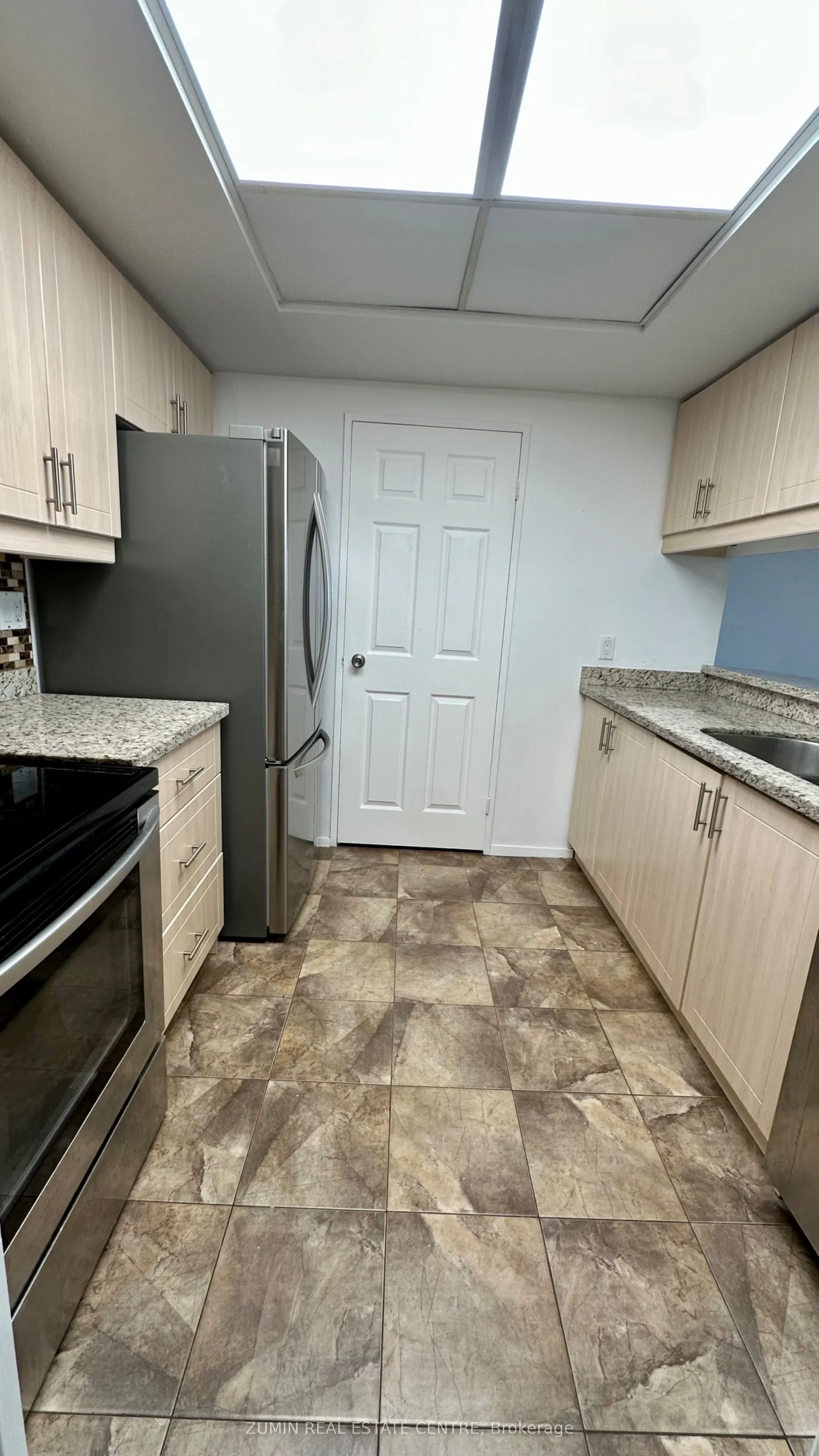 1555 Finch Avenue E #602