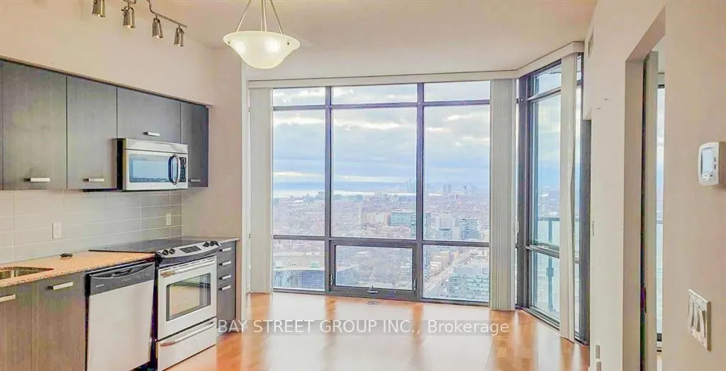832 Bay Street W #3602