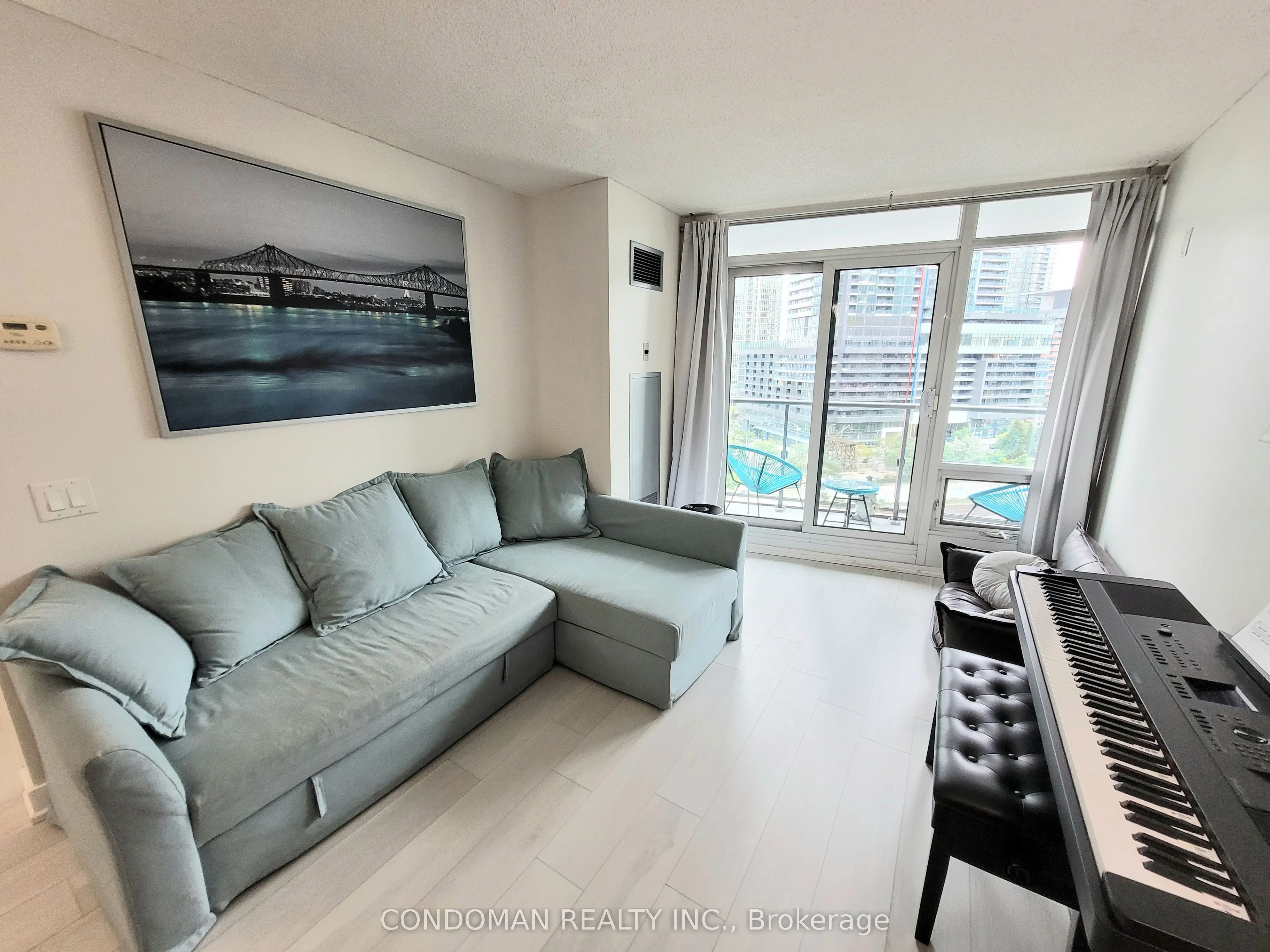 361 Front Street W #1206
