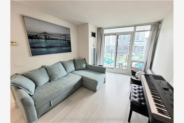 361 Front Street W #1206