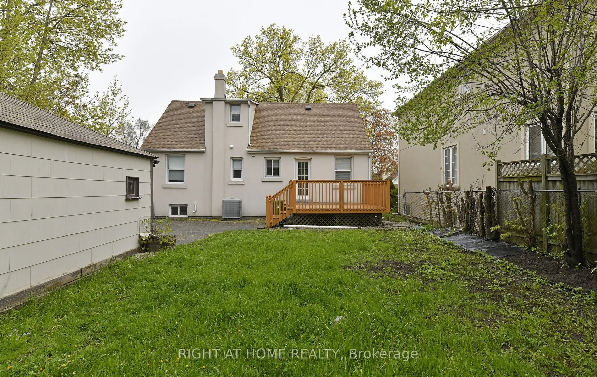 234 Poyntz Avenue