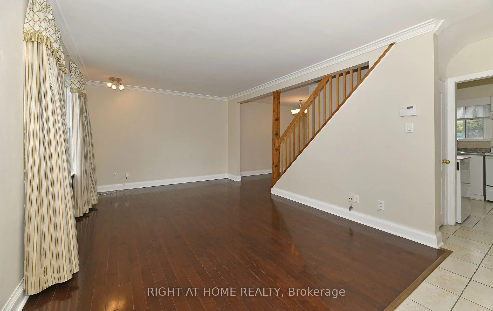 234 Poyntz Avenue