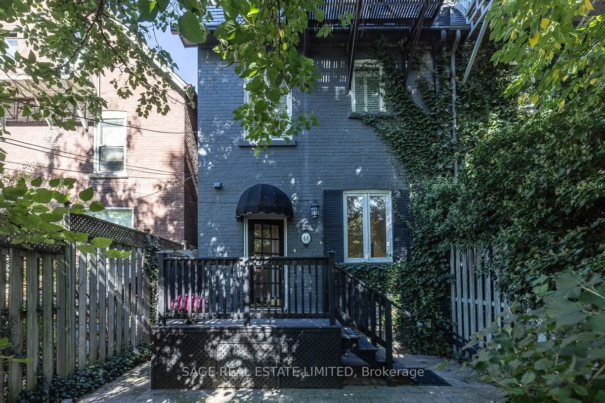 41 Chicora Avenue