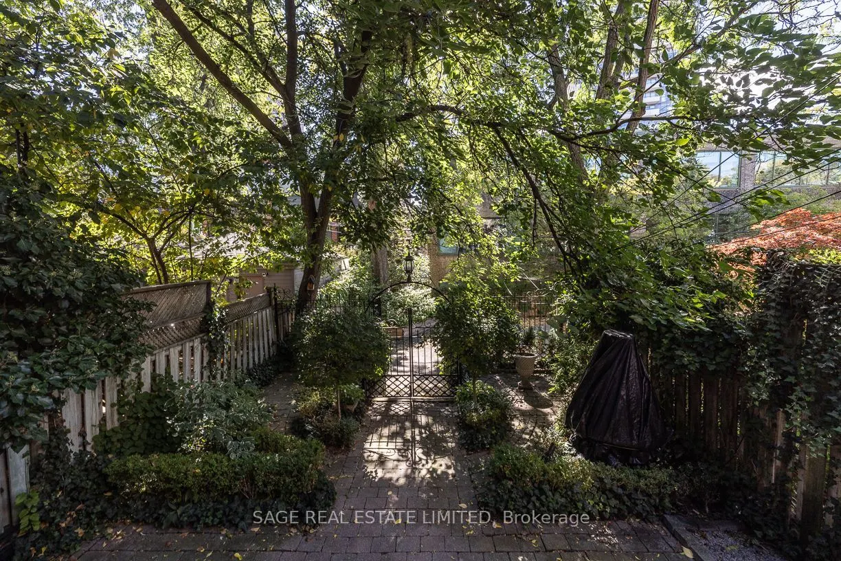 41 Chicora Avenue