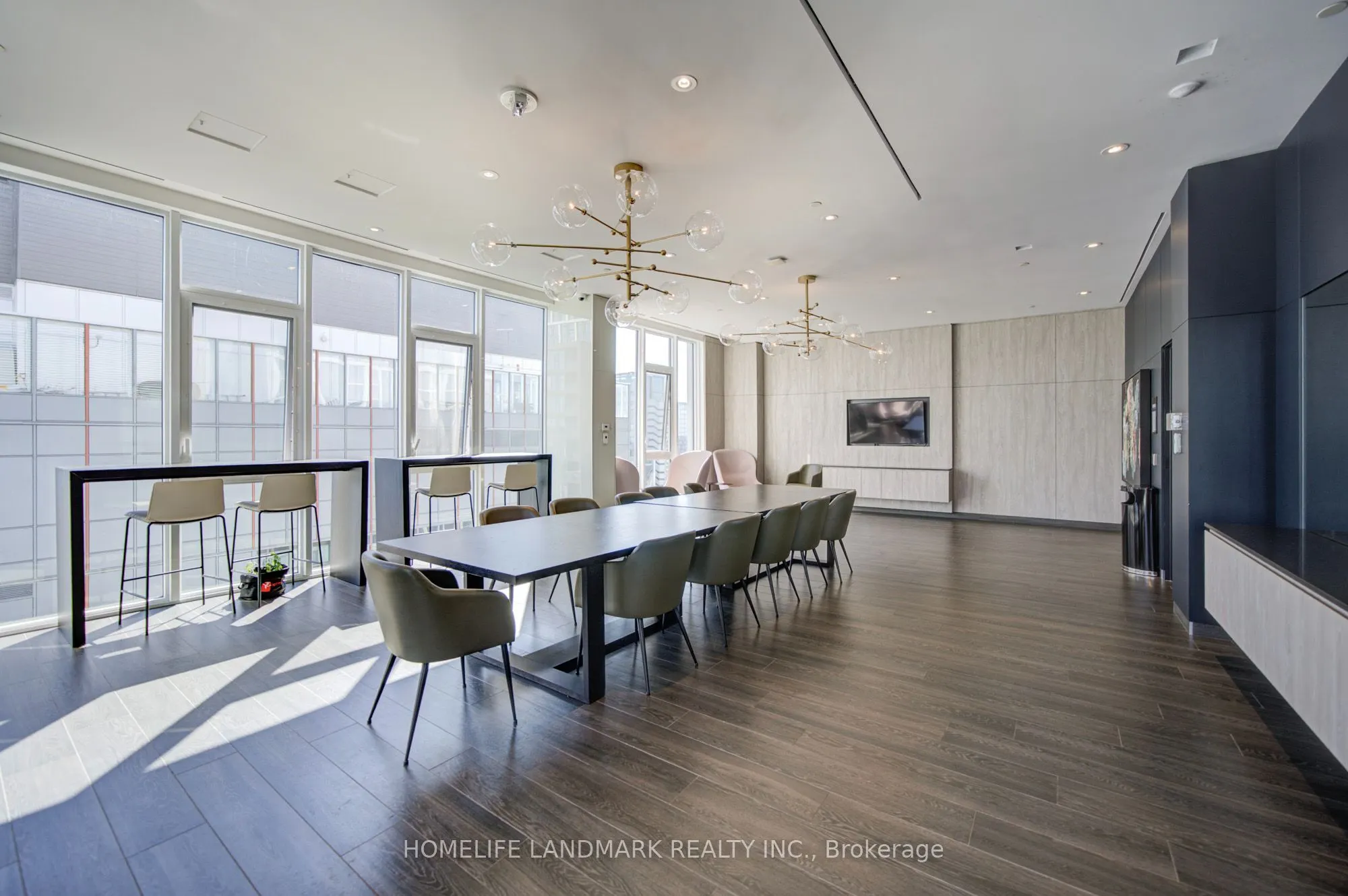 357 King Street W ##501