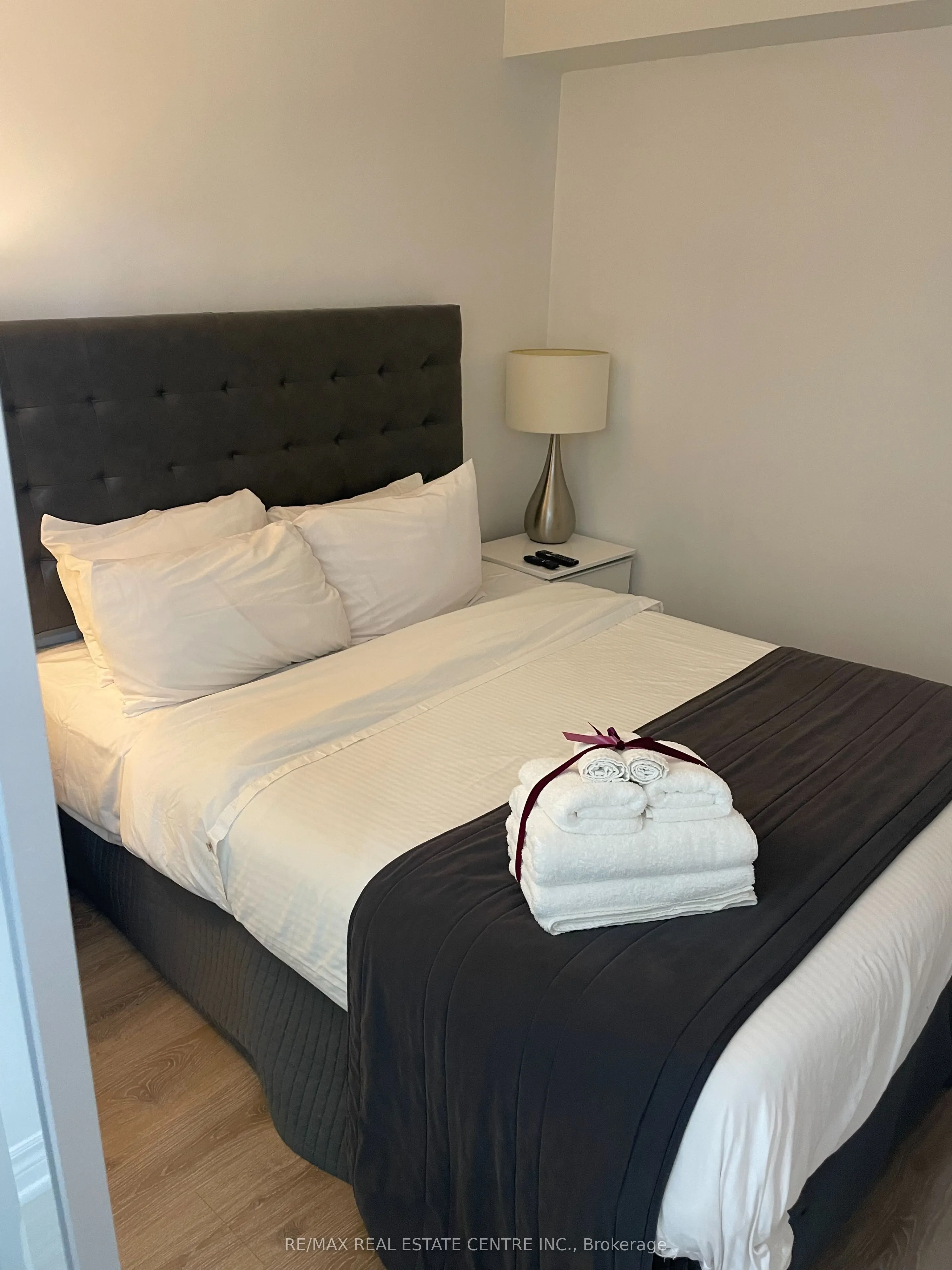 386 Yonge Street #724