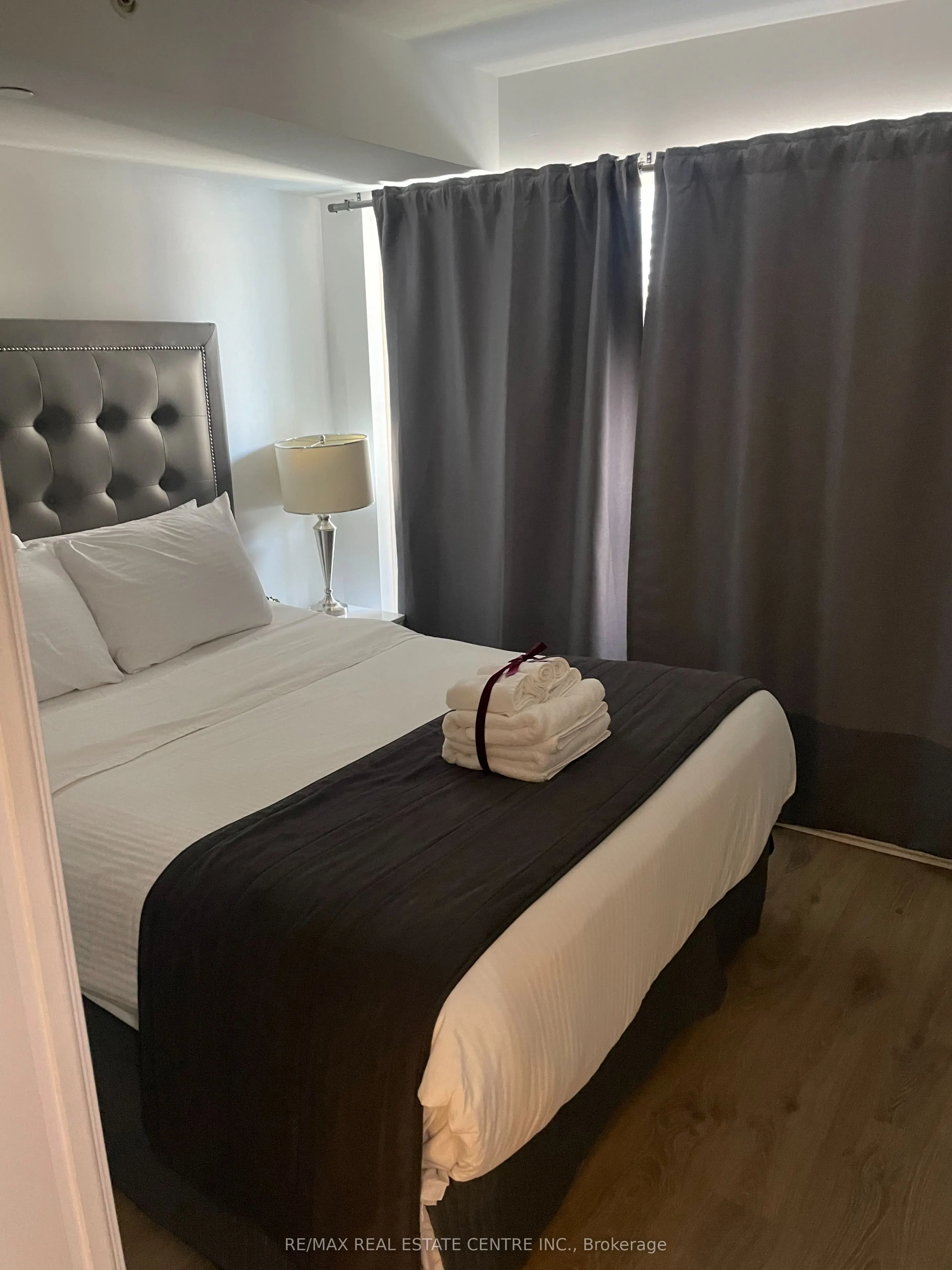 386 Yonge Street #724