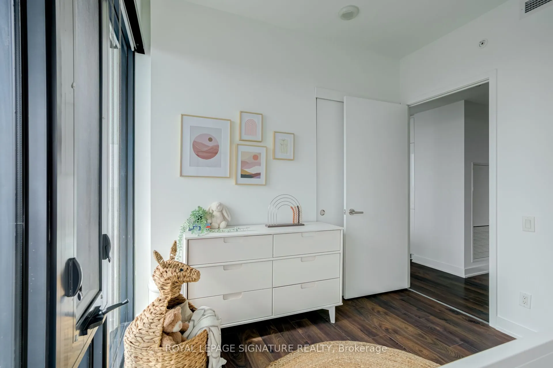 185 Roehampton Avenue #2710