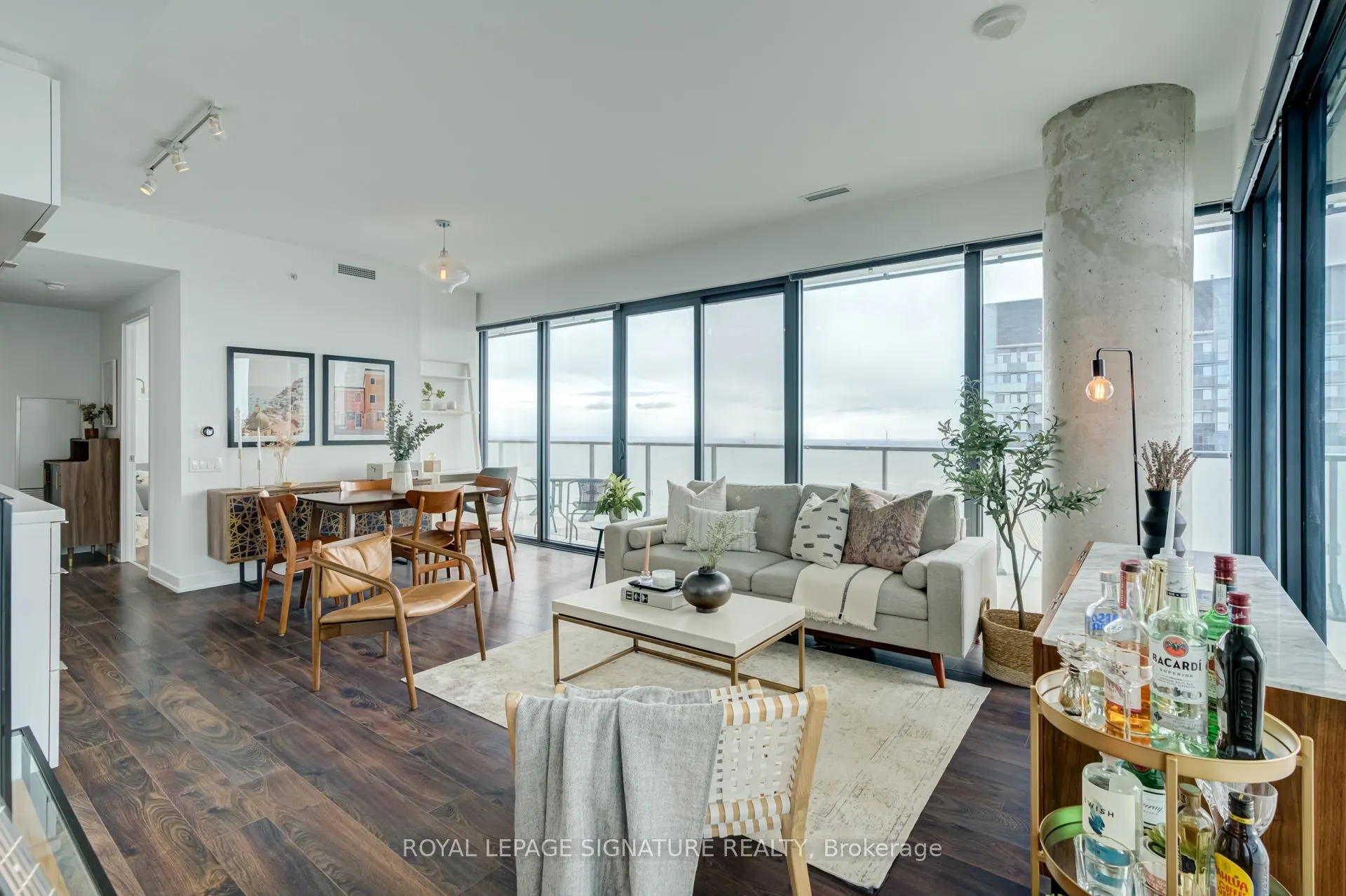 185 Roehampton Avenue #2710