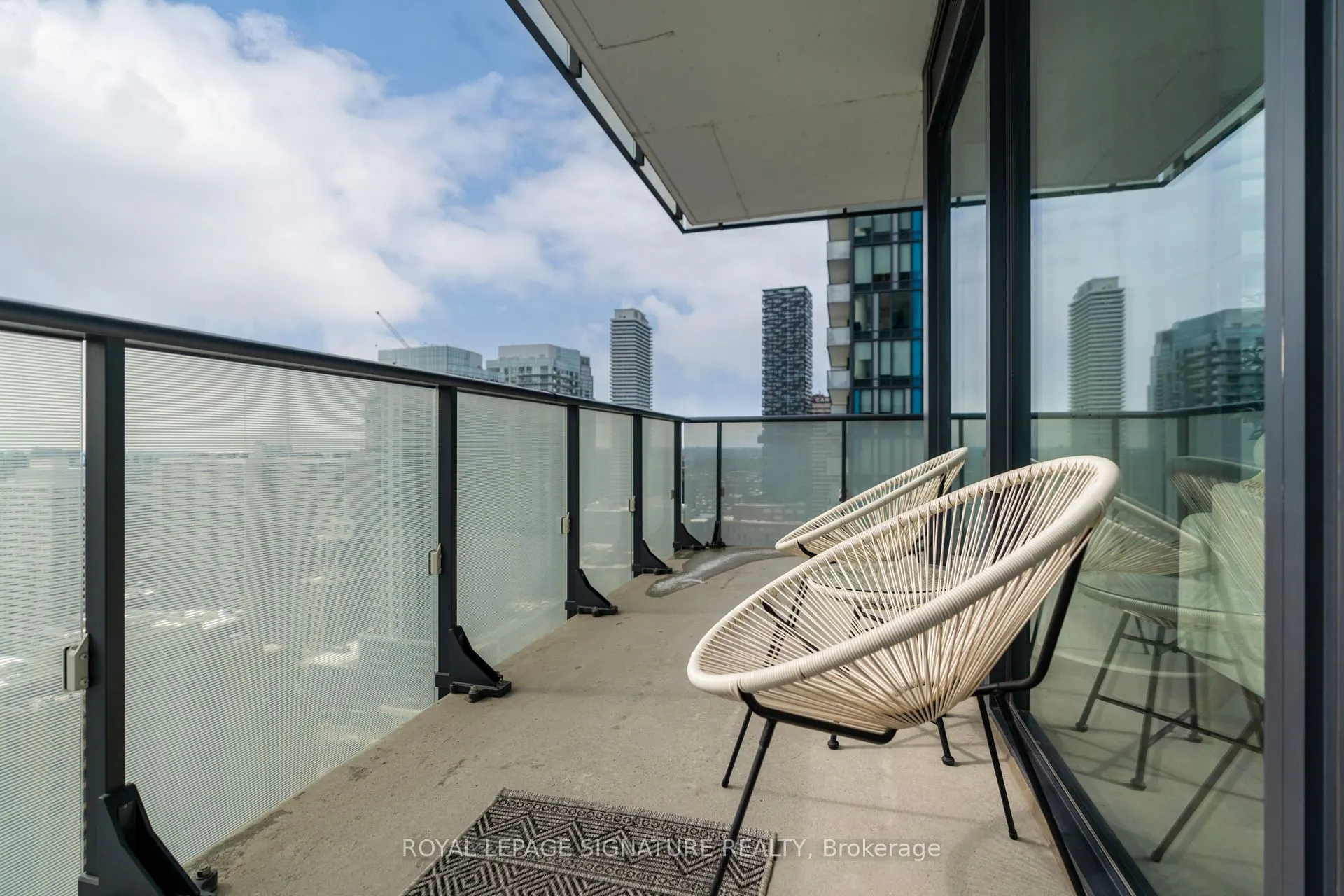 185 Roehampton Avenue #2710