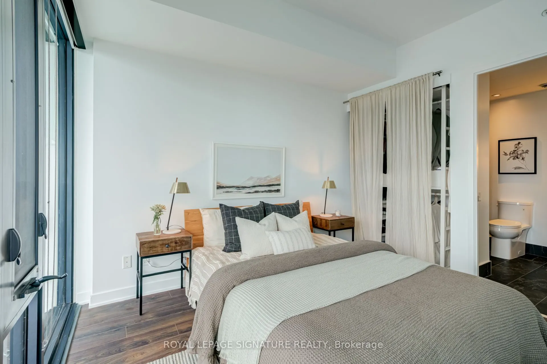185 Roehampton Avenue #2710