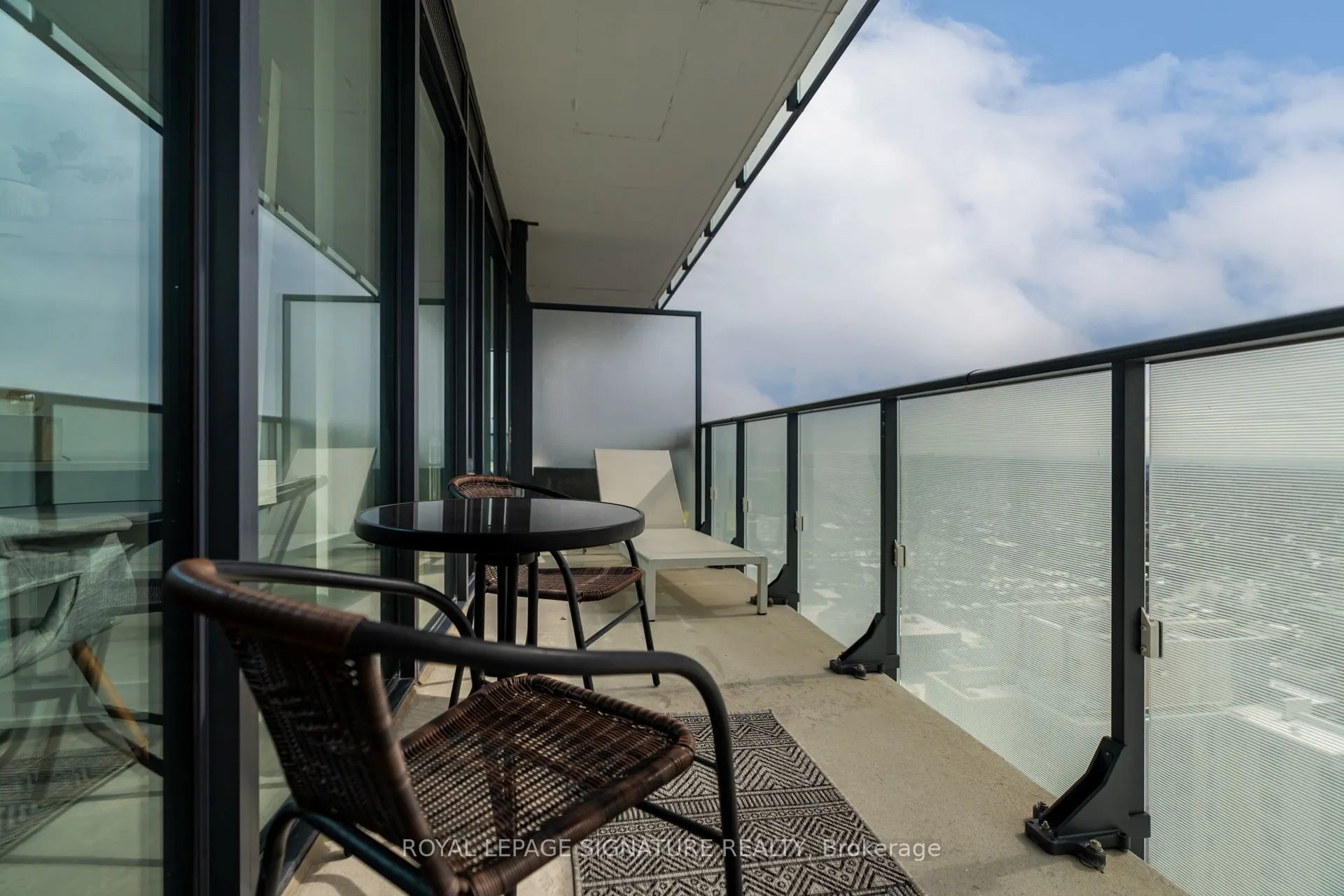 185 Roehampton Avenue #2710
