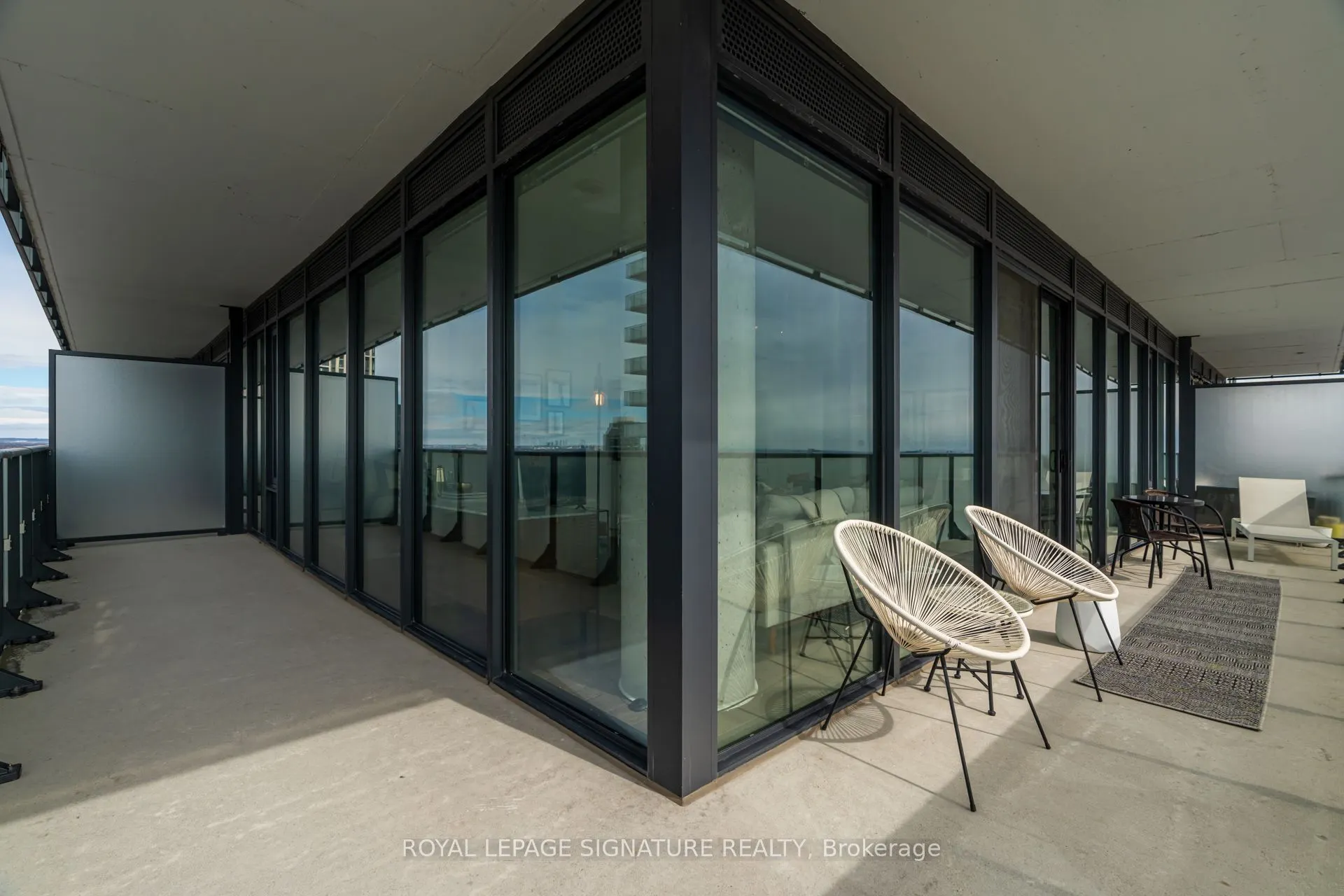 185 Roehampton Avenue #2710