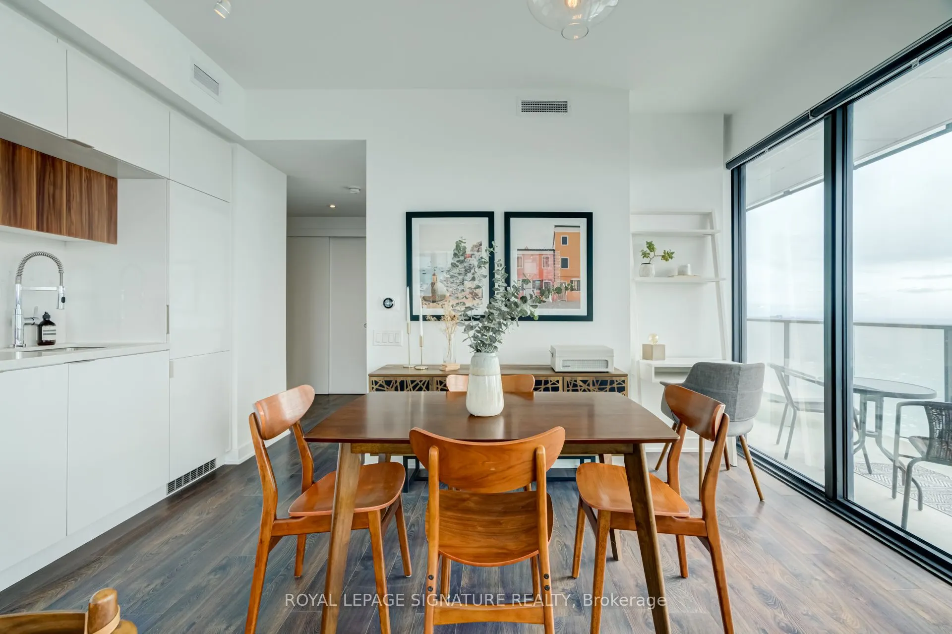 185 Roehampton Avenue #2710