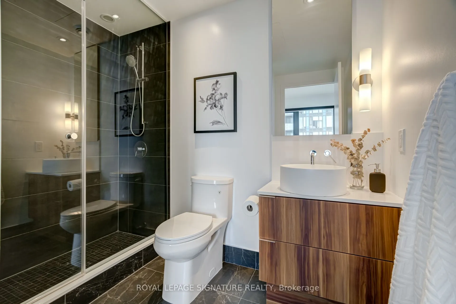 185 Roehampton Avenue #2710