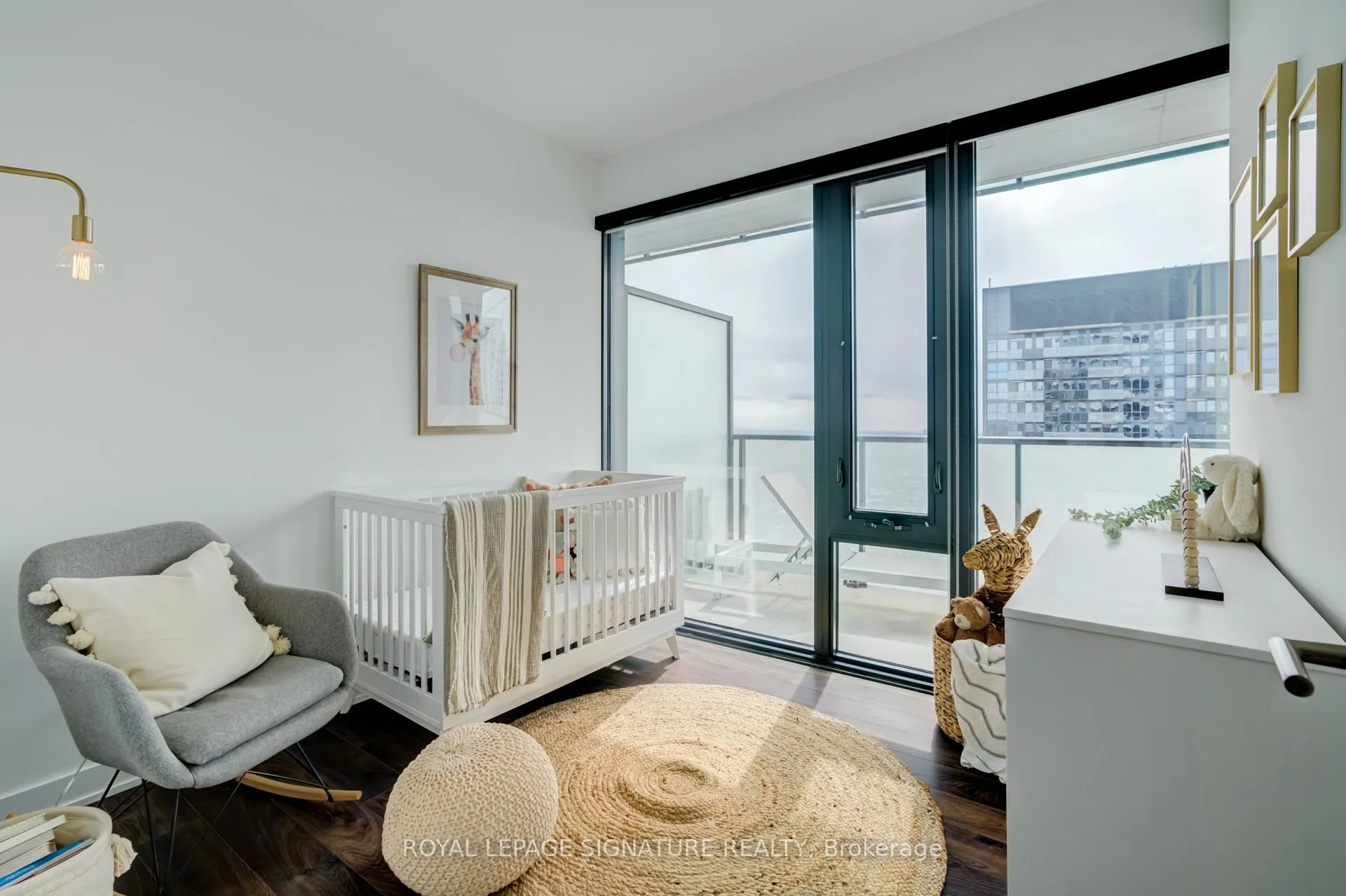 185 Roehampton Avenue #2710