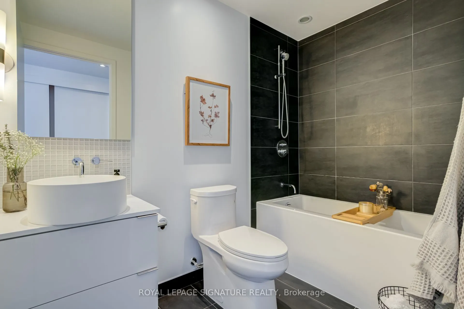 185 Roehampton Avenue #2710