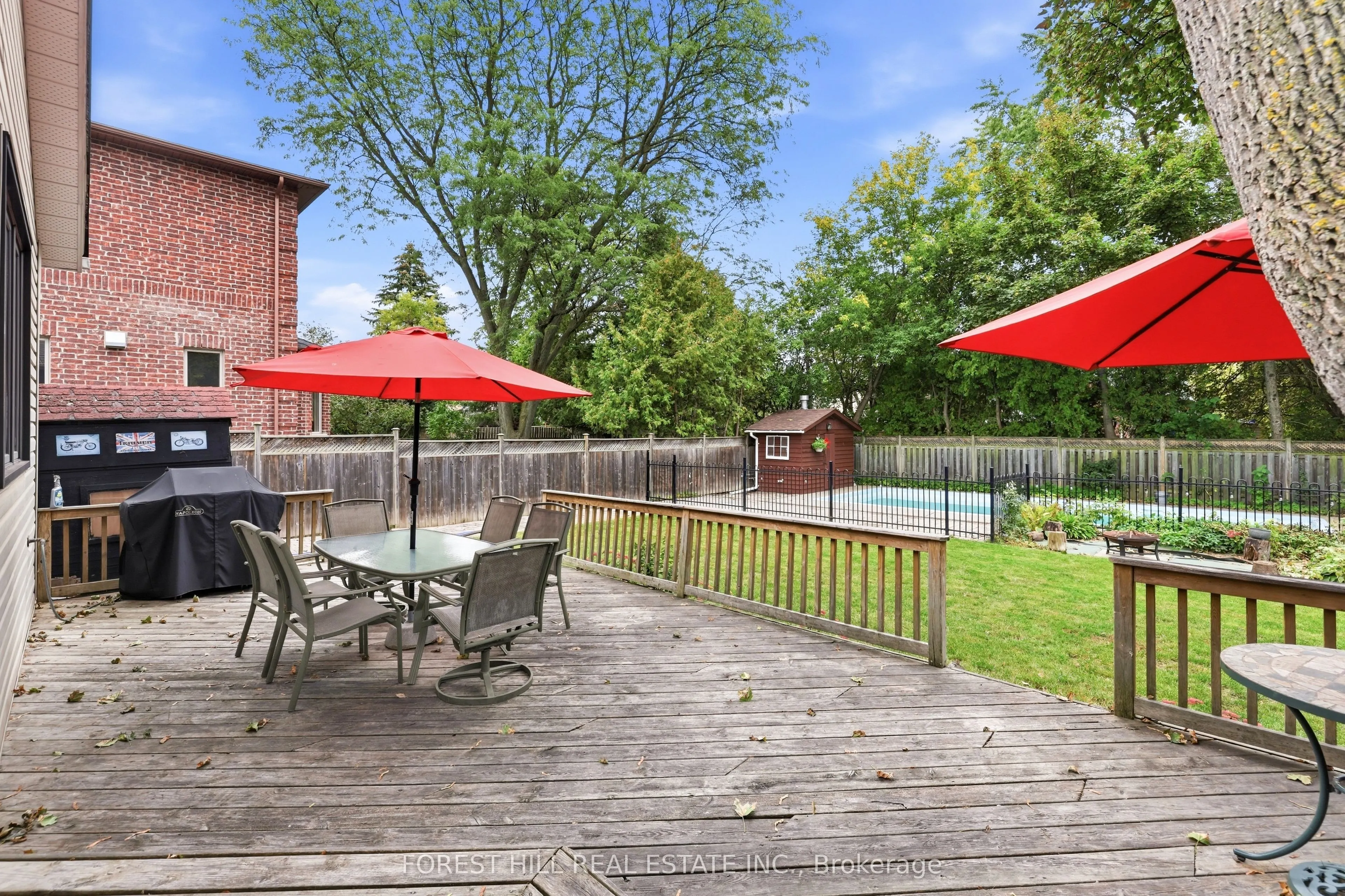 11 Urbandale Avenue