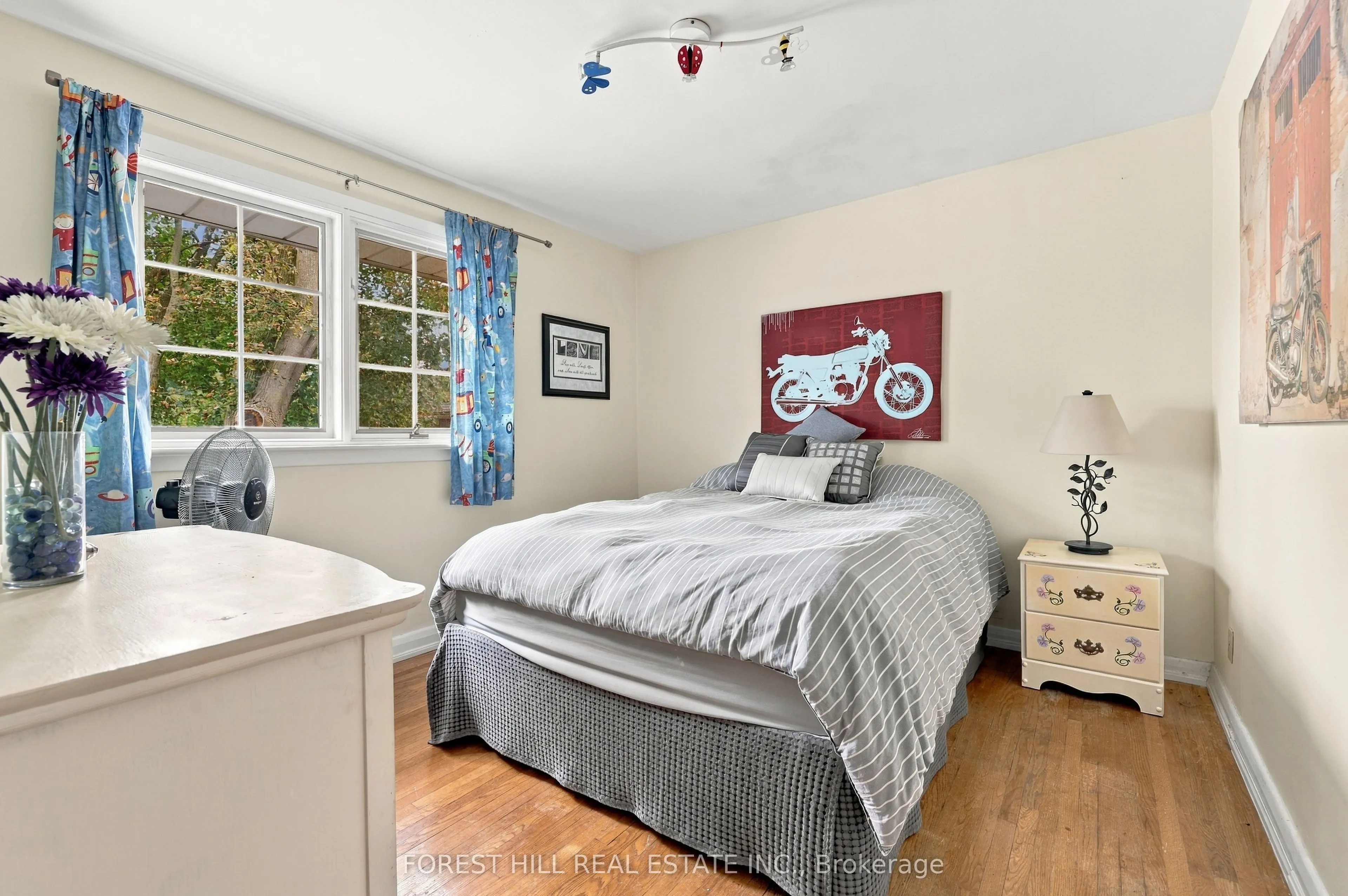 11 Urbandale Avenue