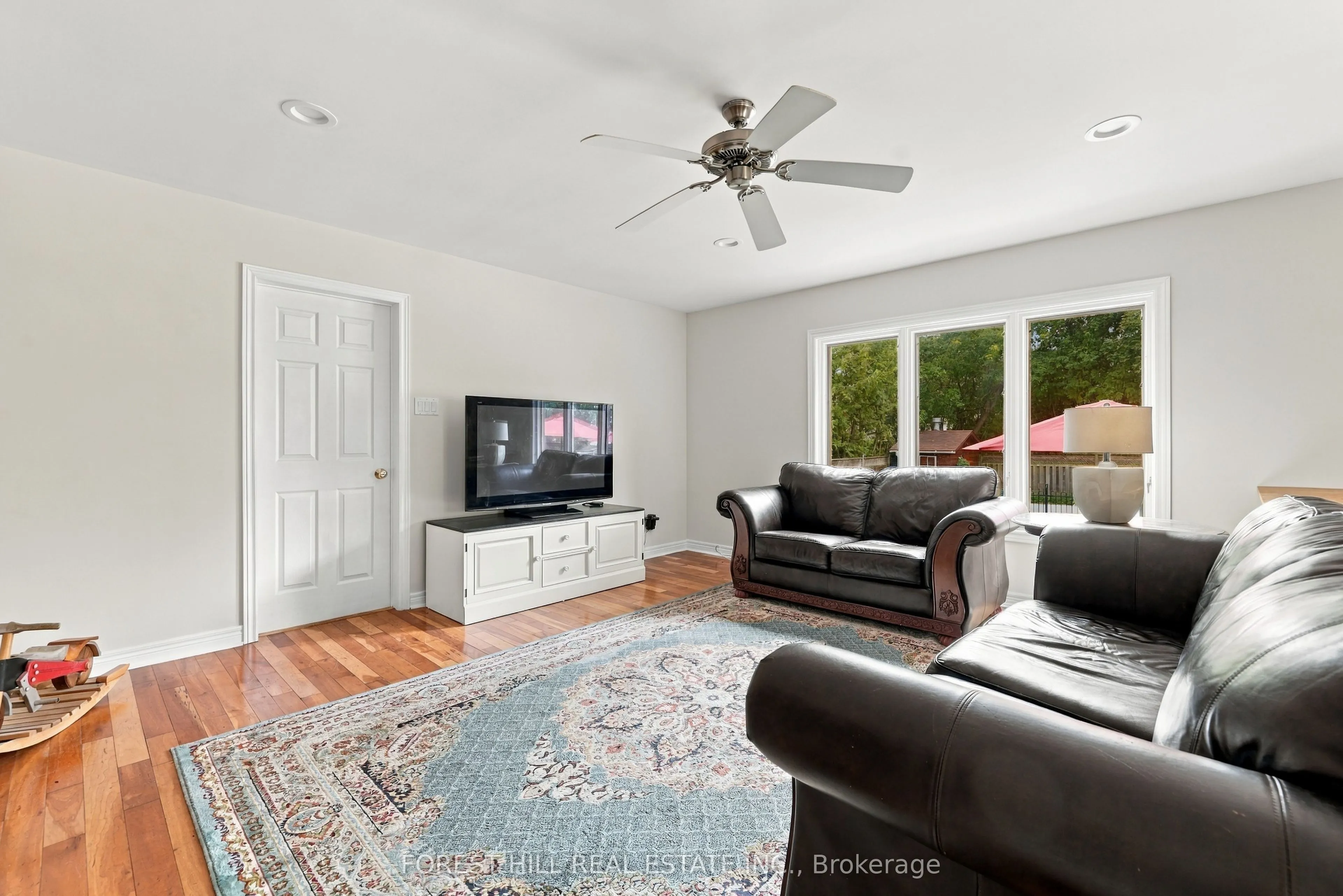 11 Urbandale Avenue