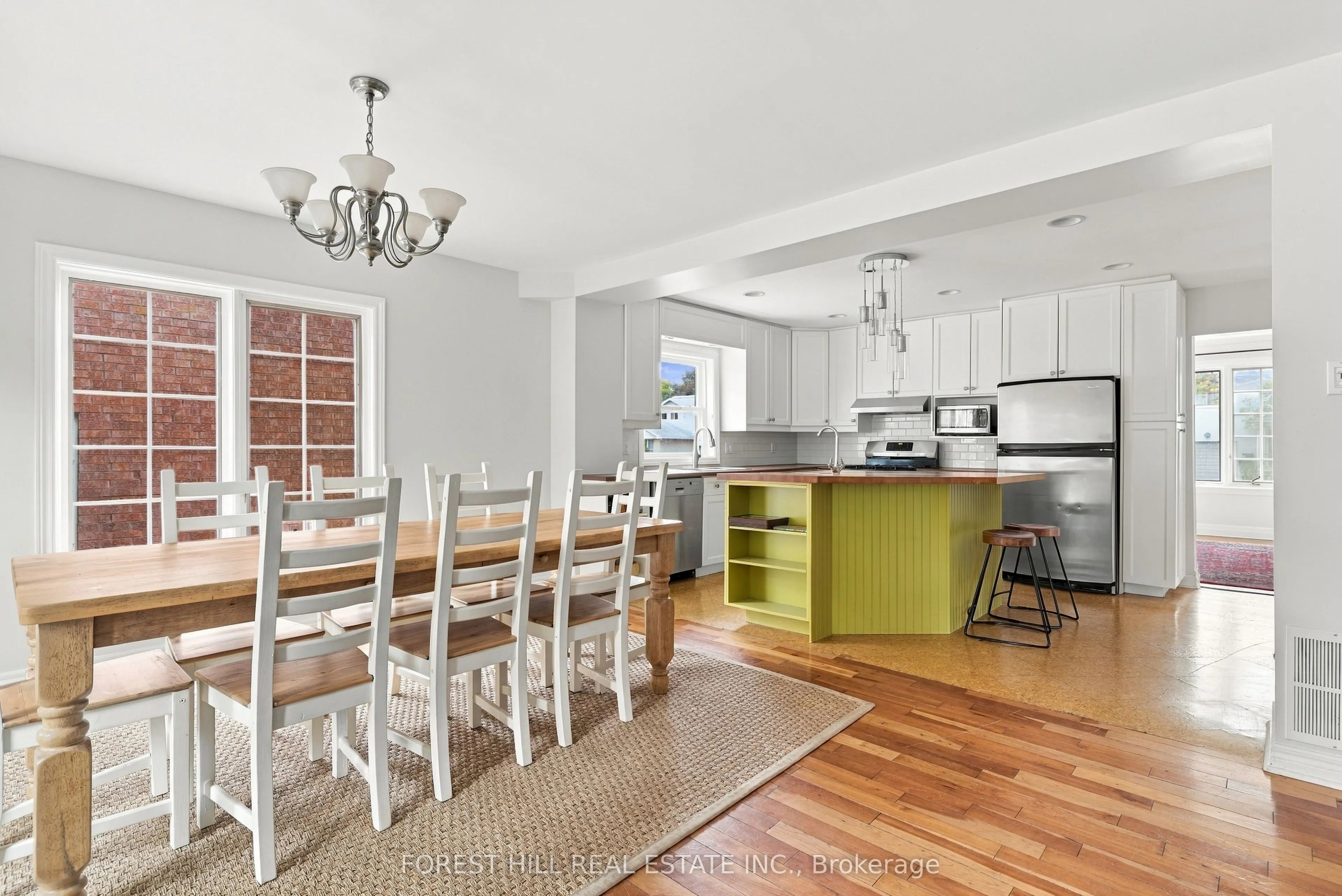 11 Urbandale Avenue