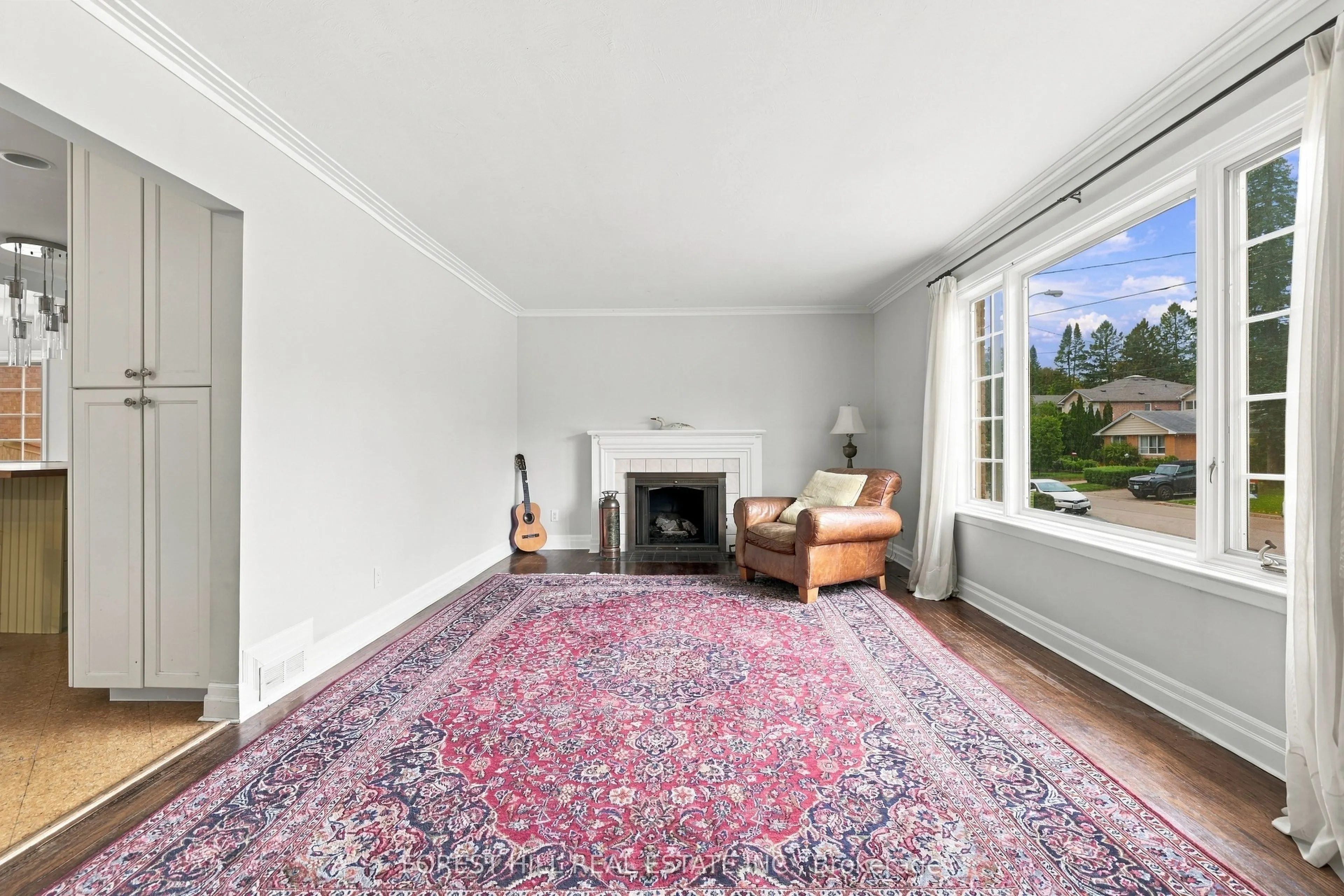 11 Urbandale Avenue