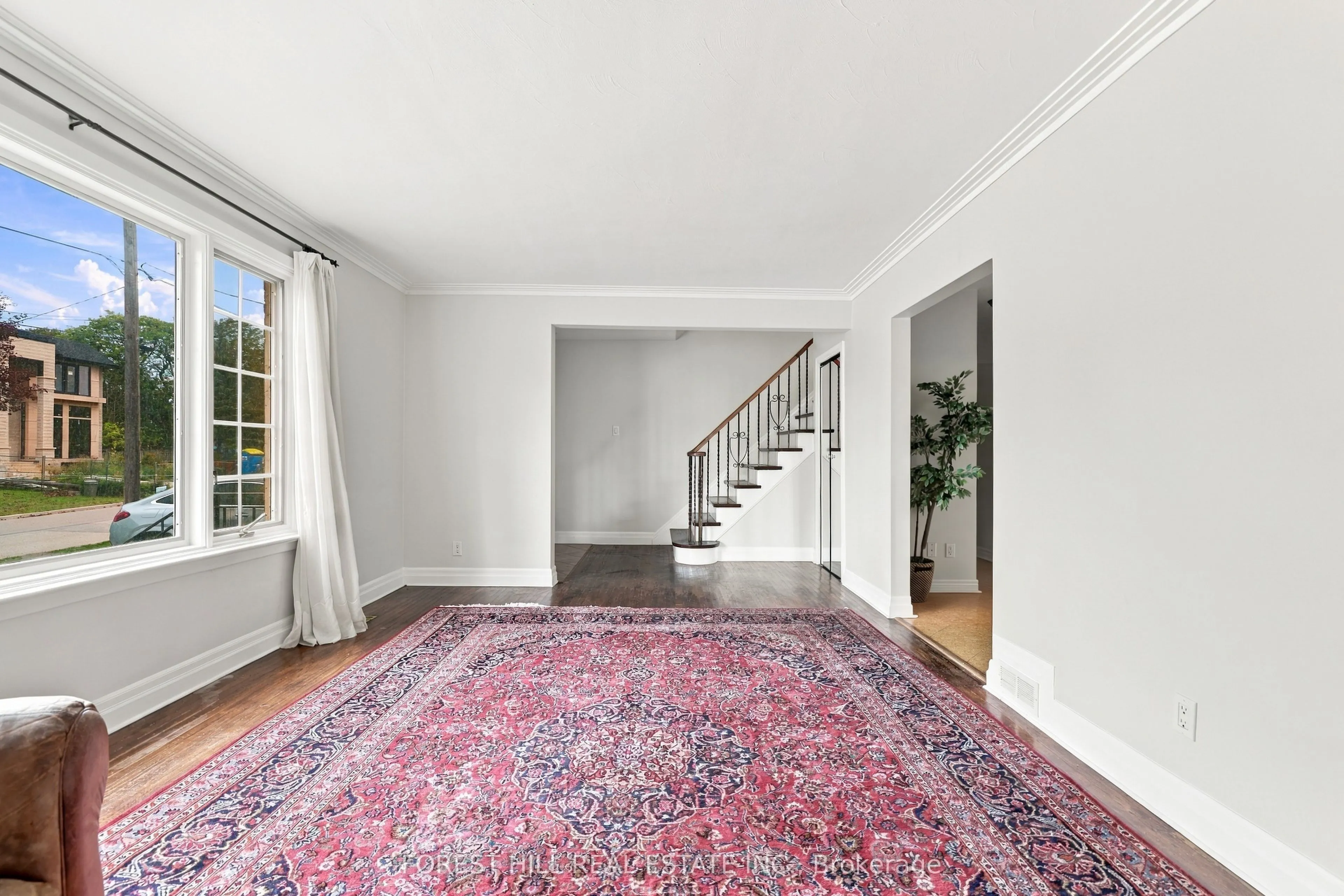 11 Urbandale Avenue