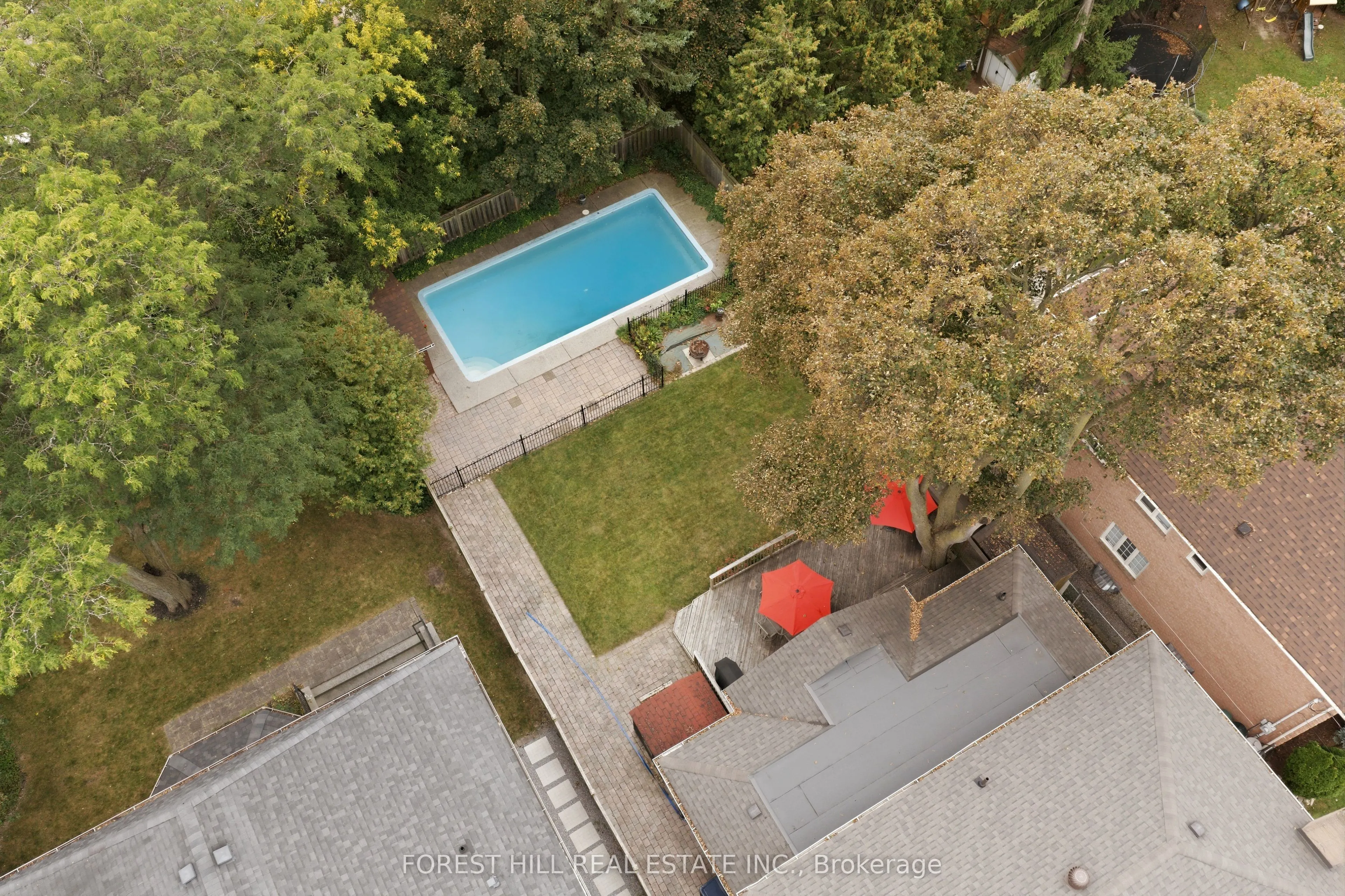 11 Urbandale Avenue
