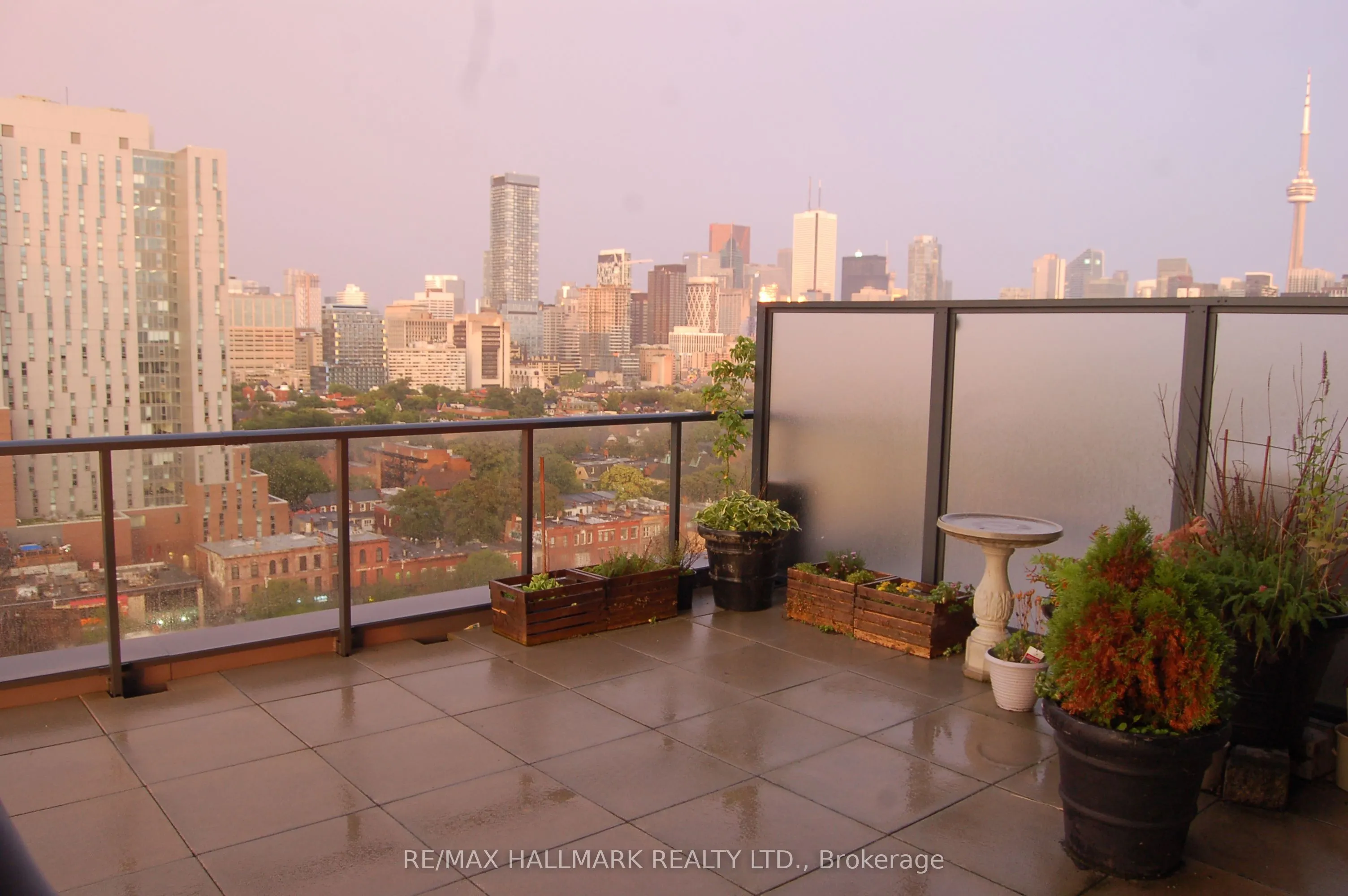 297 College Street #1608