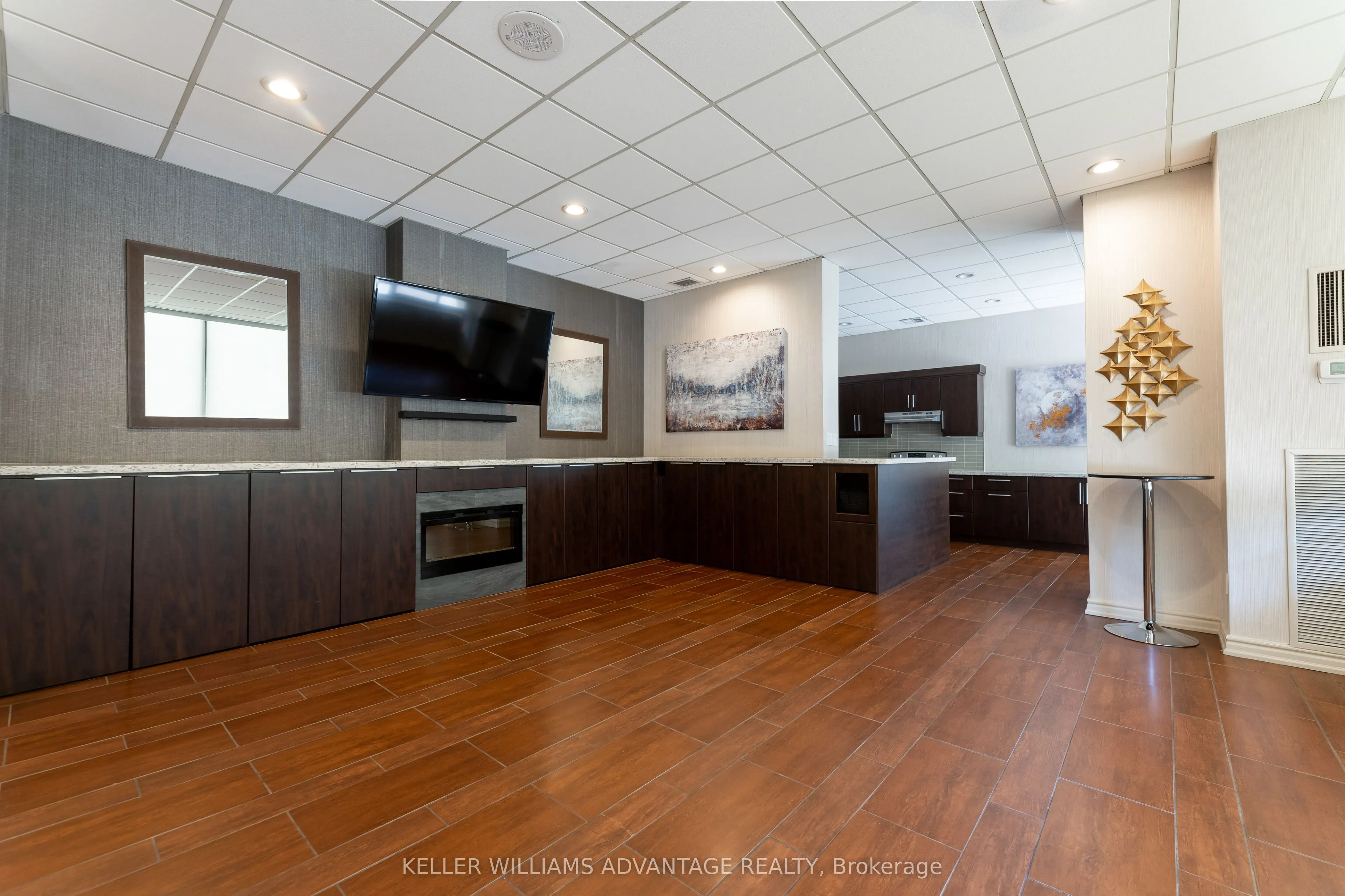 75 Wynford Hts Crescent #302