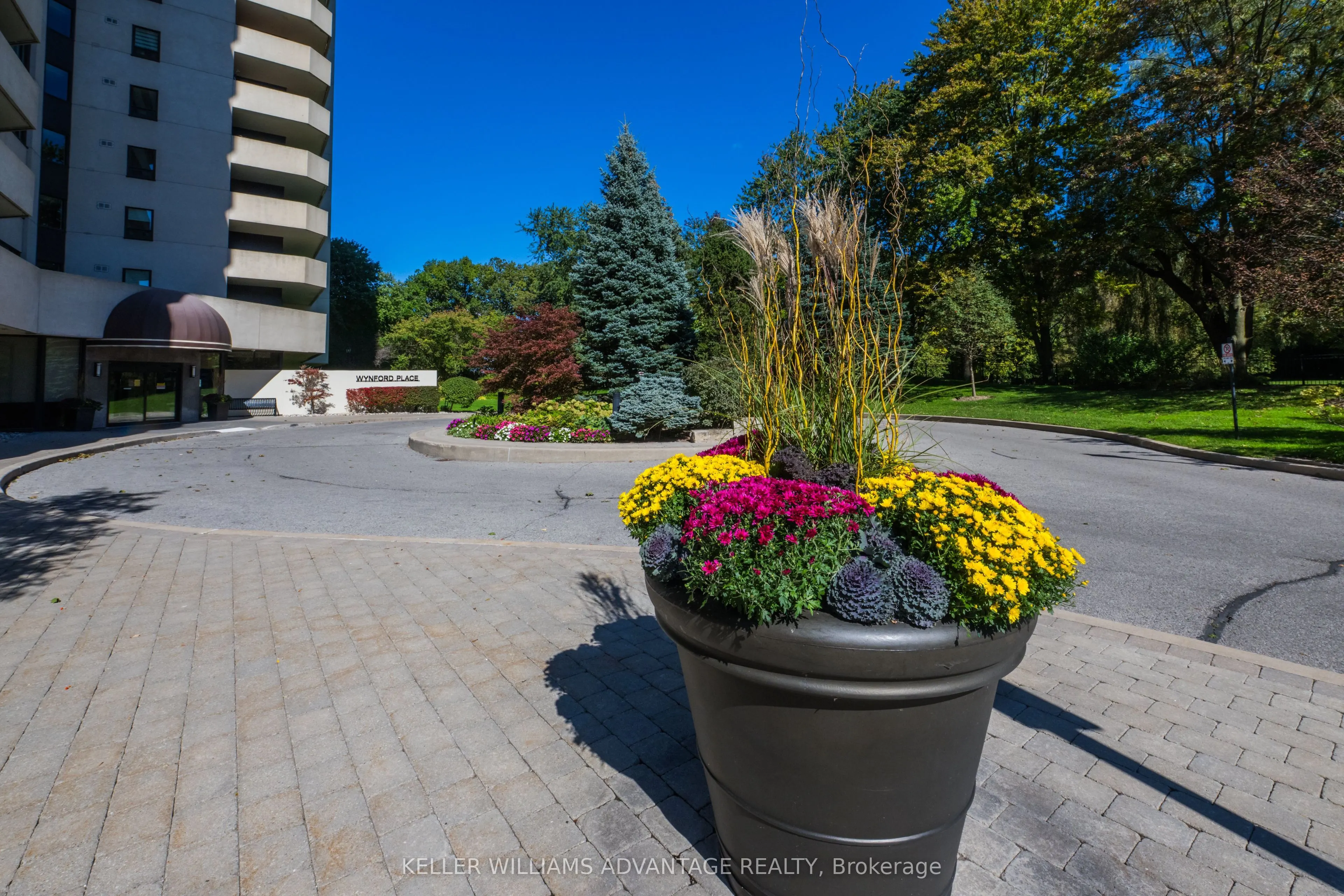 75 Wynford Hts Crescent #302