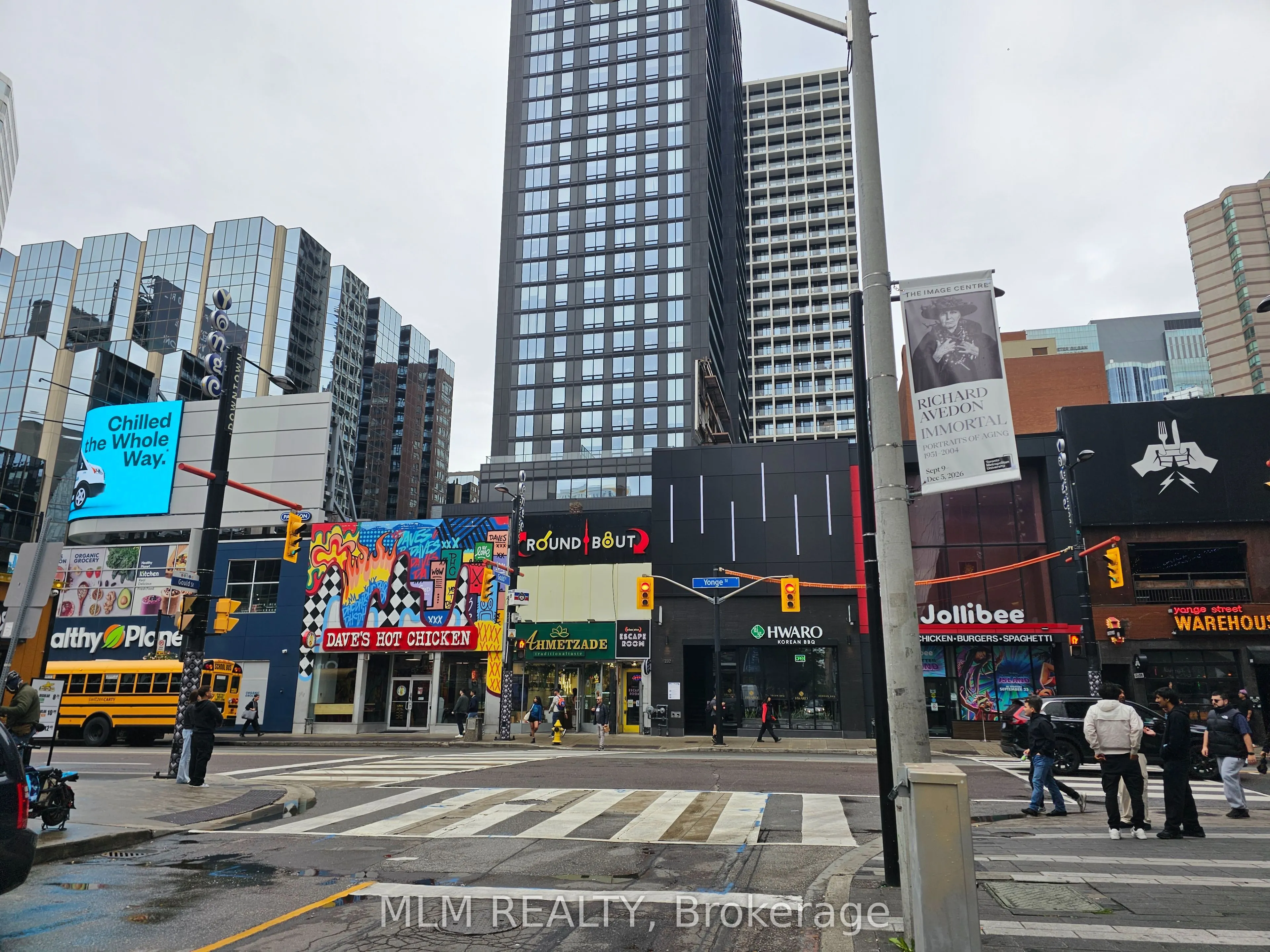 330 Yonge Street