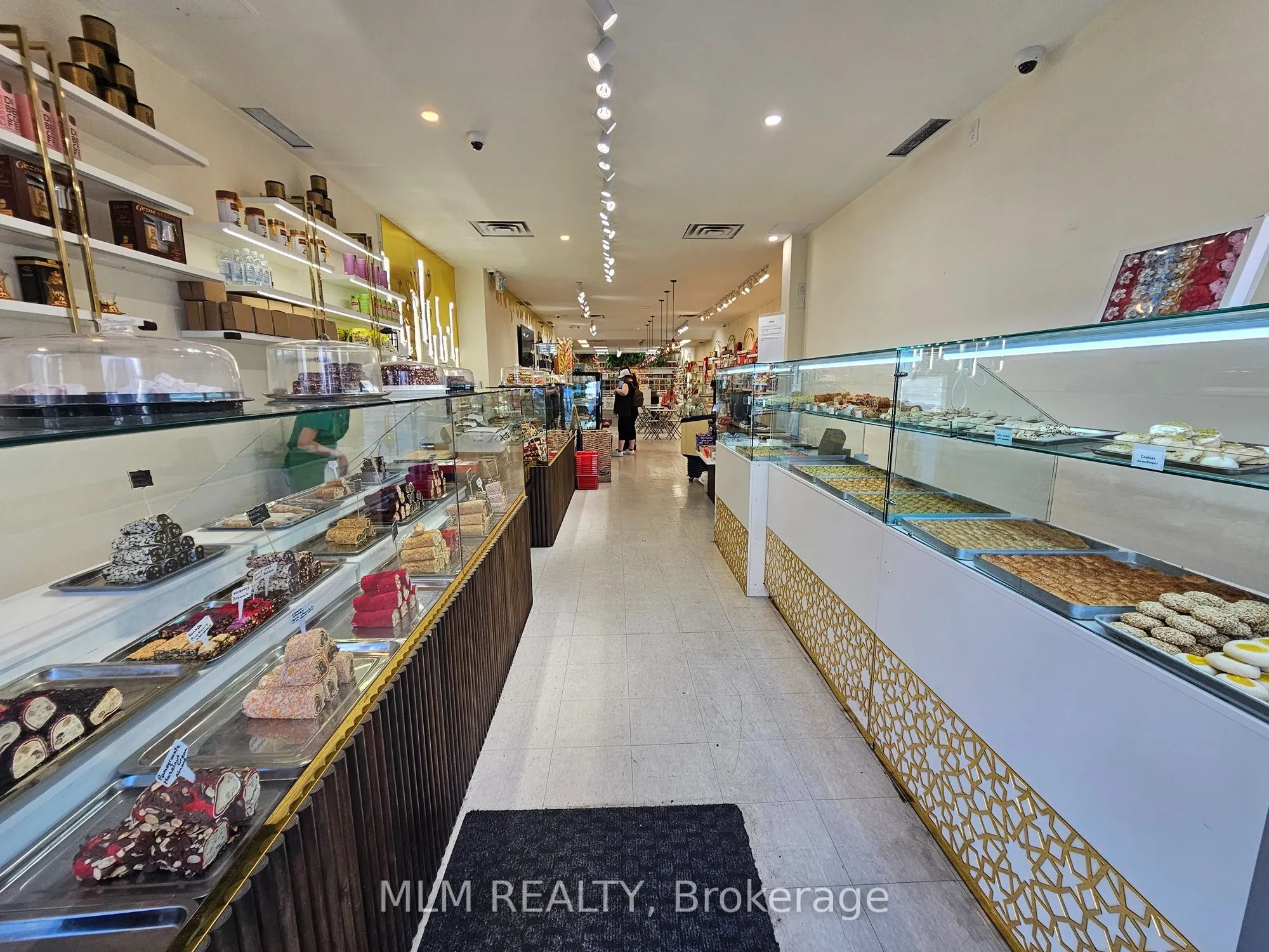 330 Yonge Street