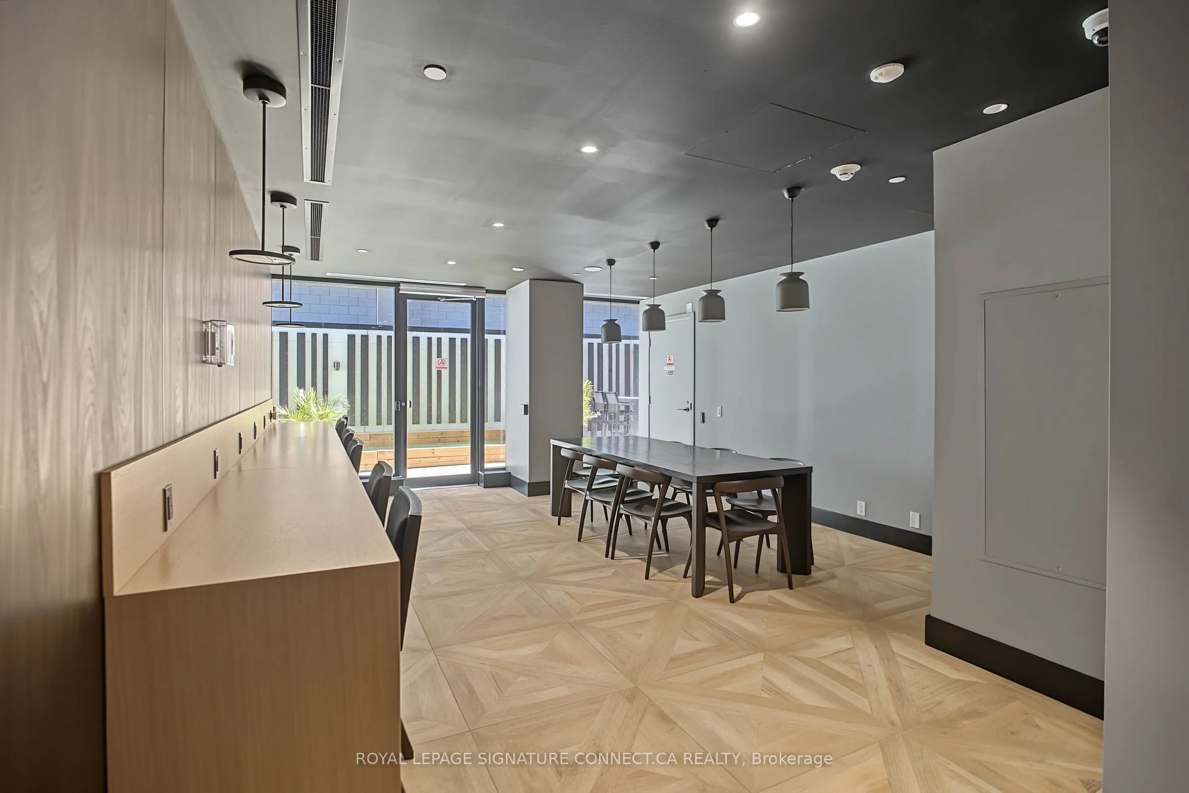195 McCaul Street #310