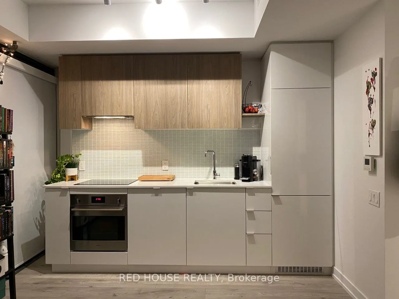 161 Roehampton Avenue #1111