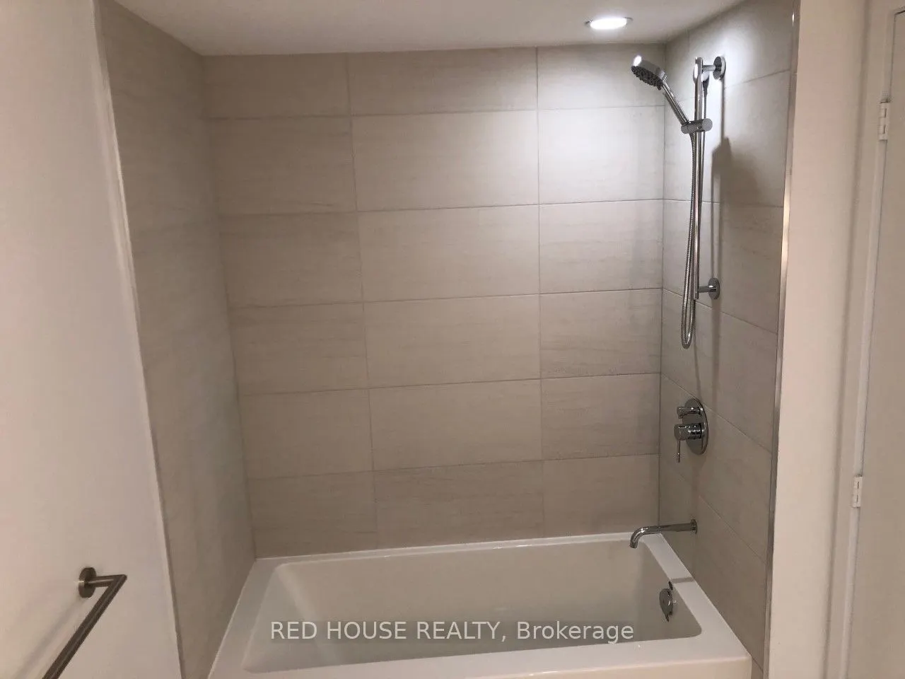 161 Roehampton Avenue #1111