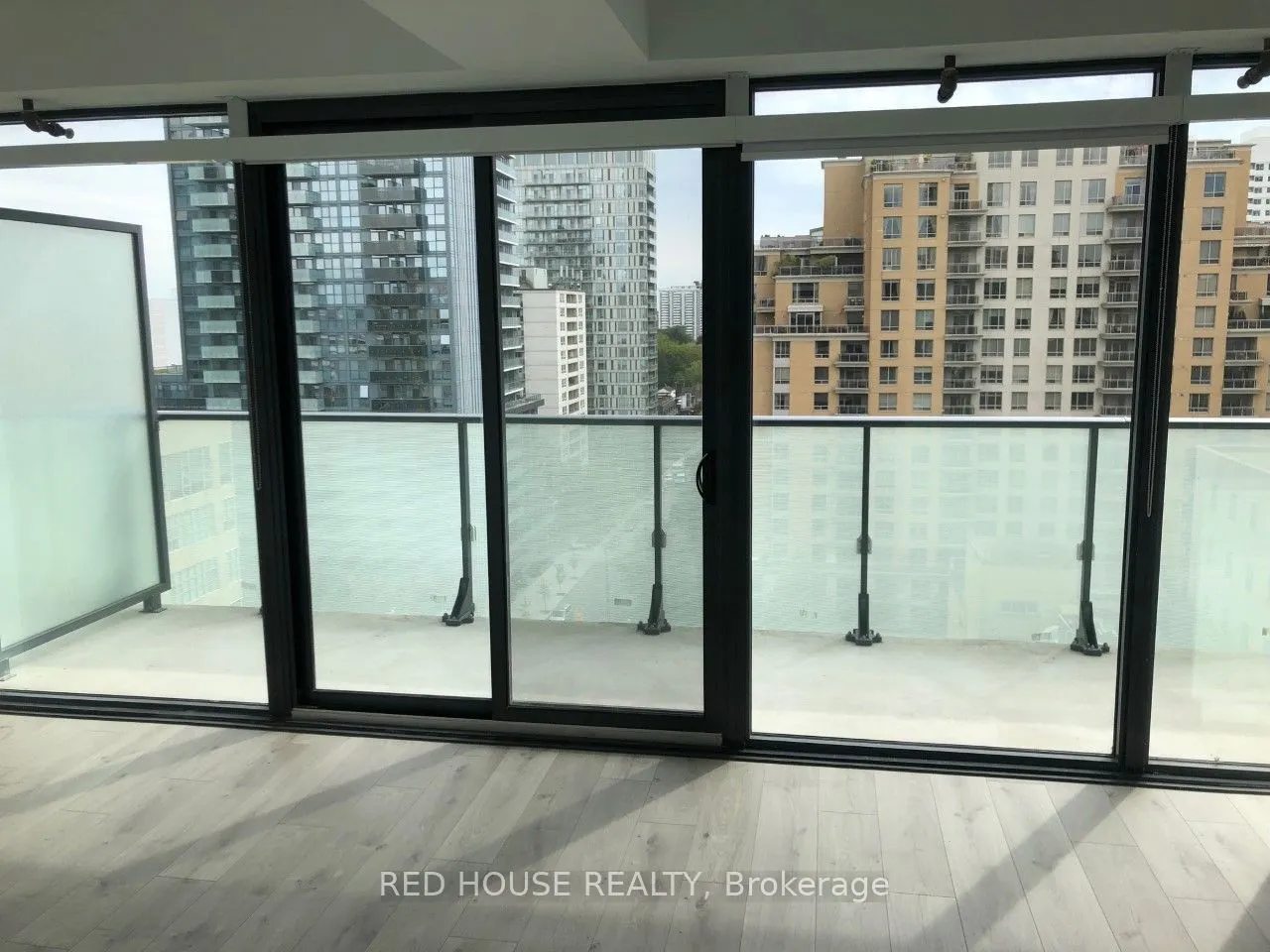 161 Roehampton Avenue #1111