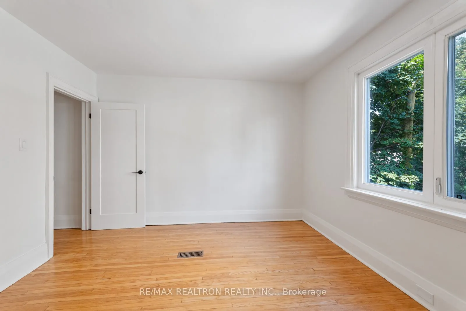 38 Henning Avenue