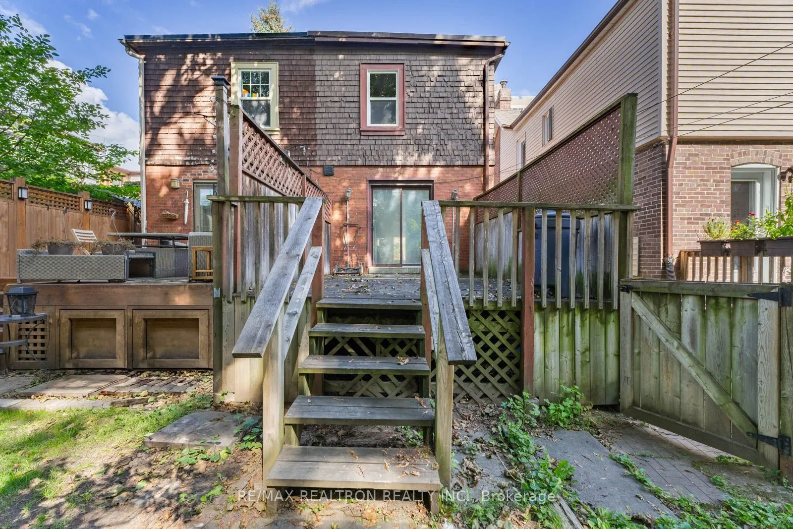 38 Henning Avenue
