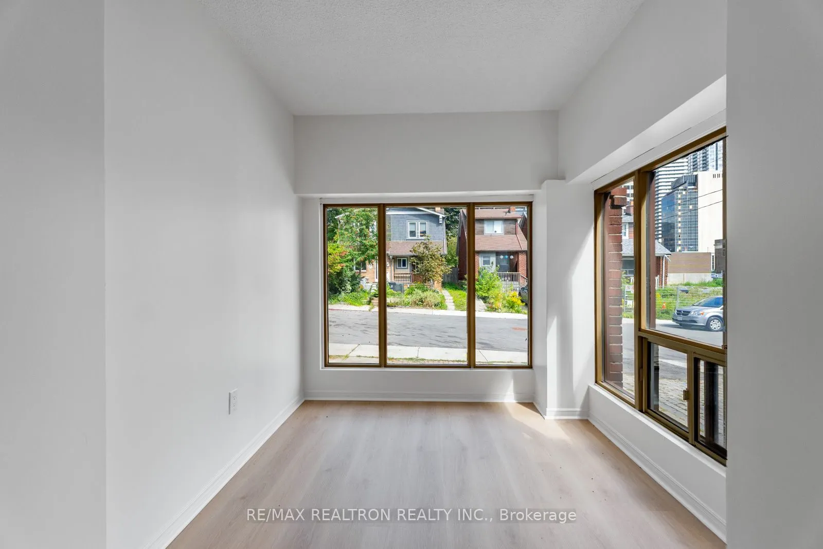 38 Henning Avenue