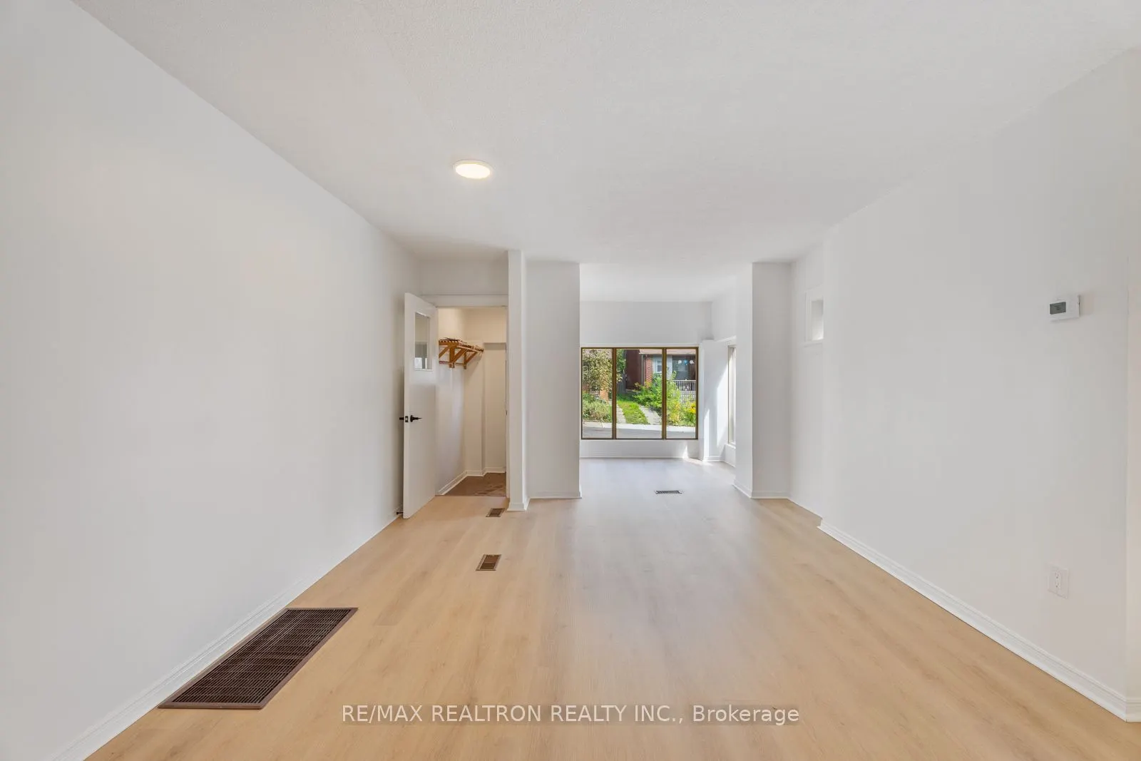 38 Henning Avenue