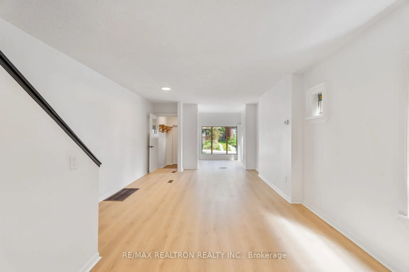 38 Henning Avenue