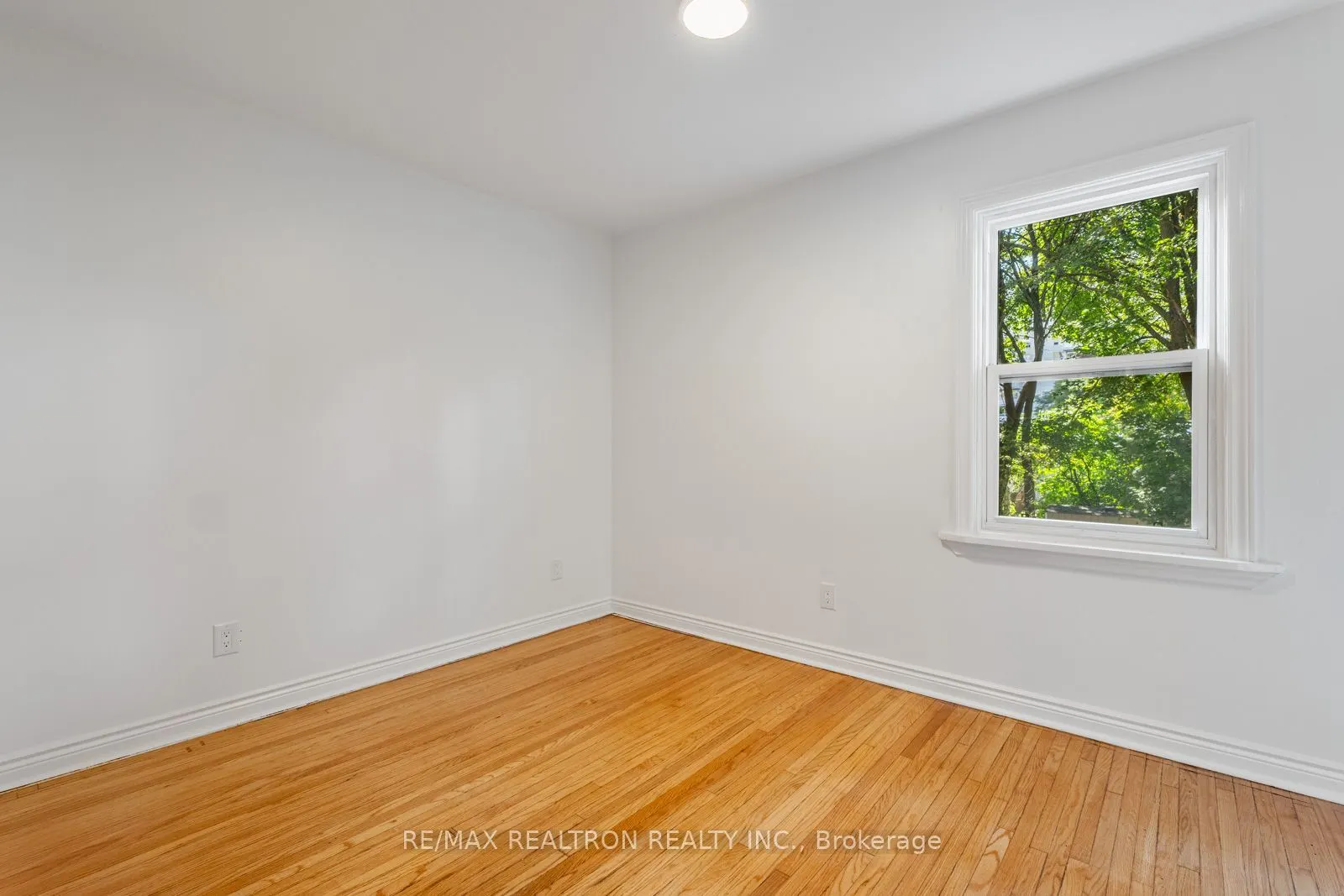 38 Henning Avenue