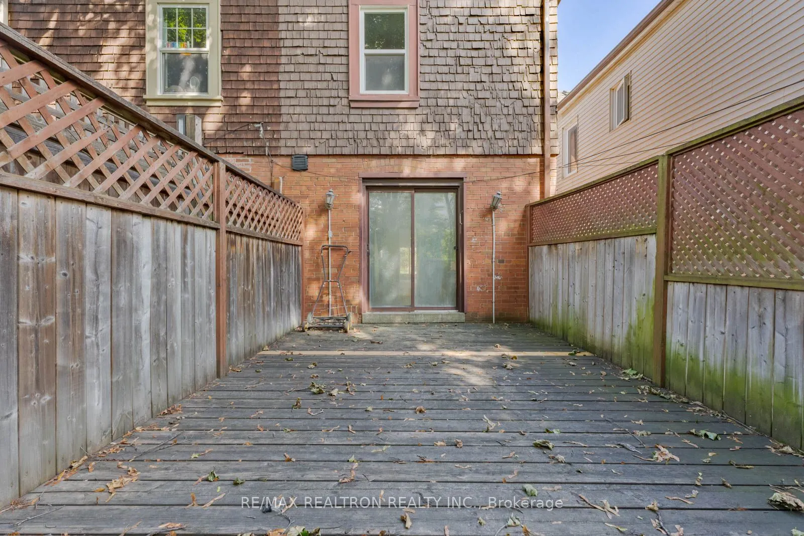 38 Henning Avenue