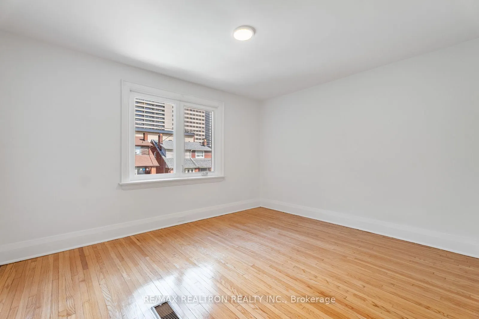 38 Henning Avenue